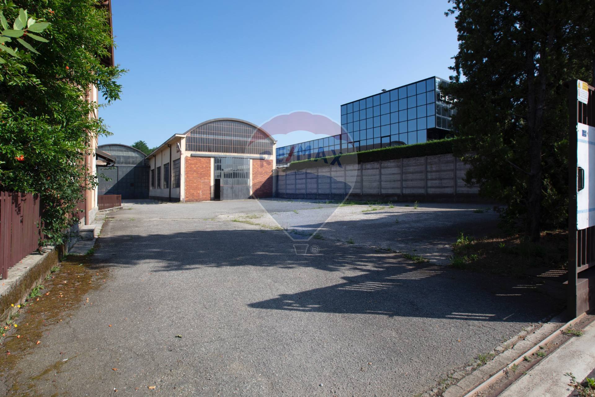 Capannone Industriale in vendita a Tradate