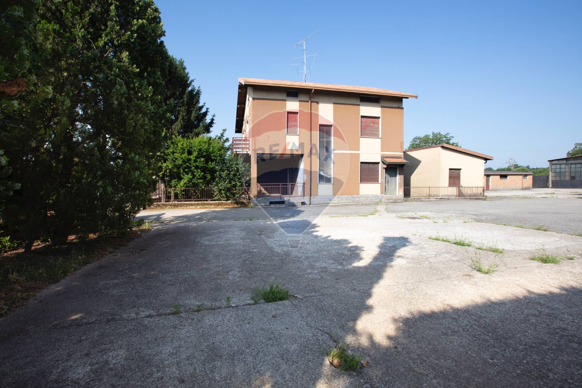 Capannone Industriale in vendita a Tradate