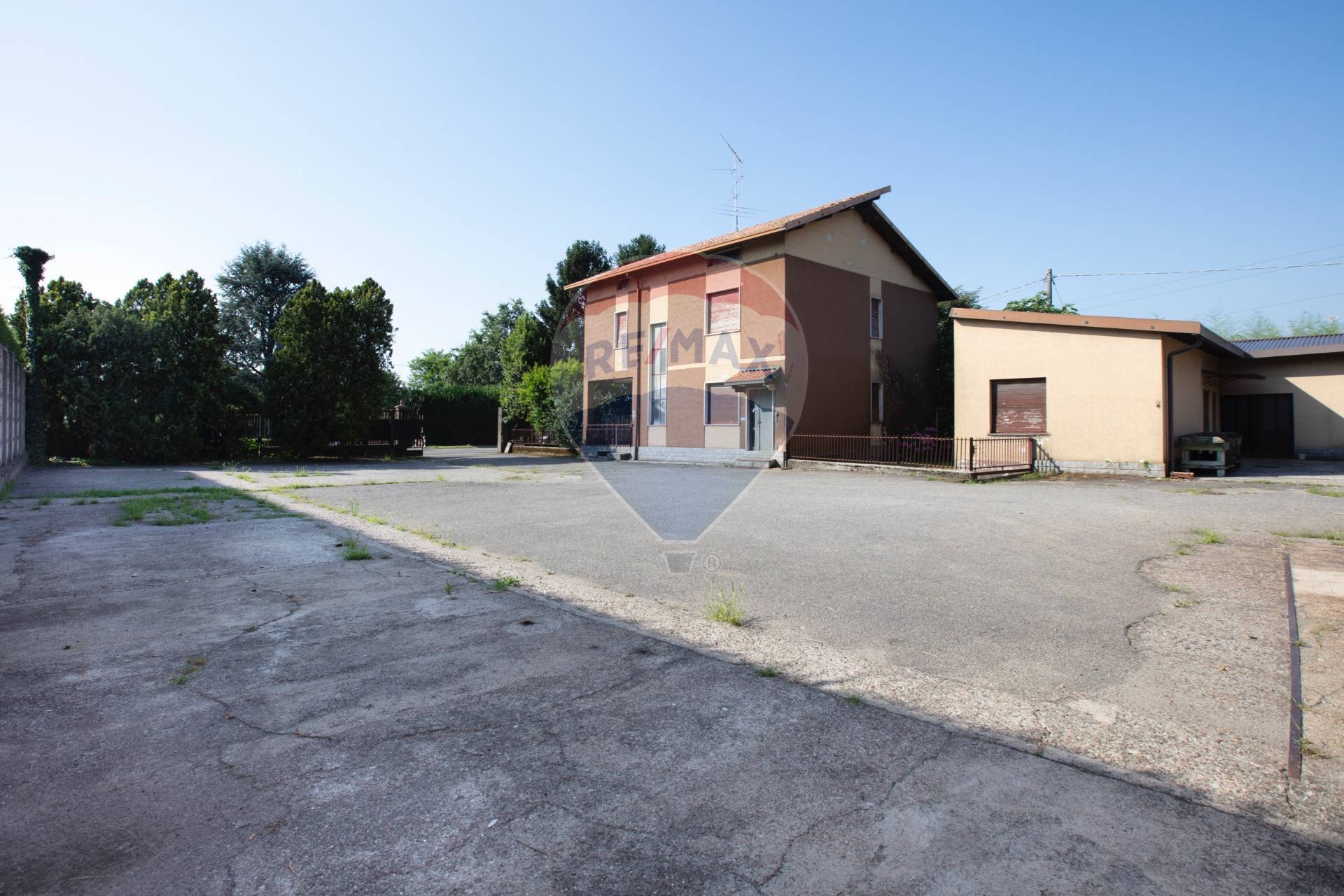 Capannone Industriale in vendita a Tradate