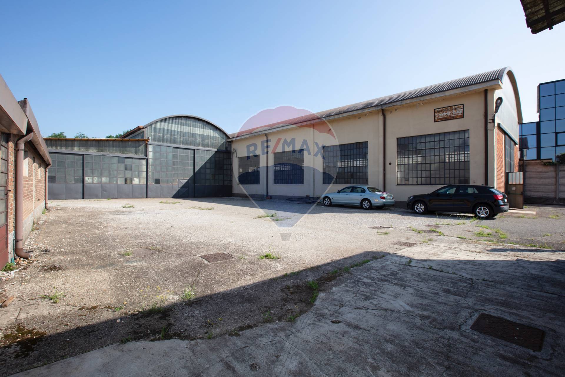 Capannone Industriale in vendita a Tradate