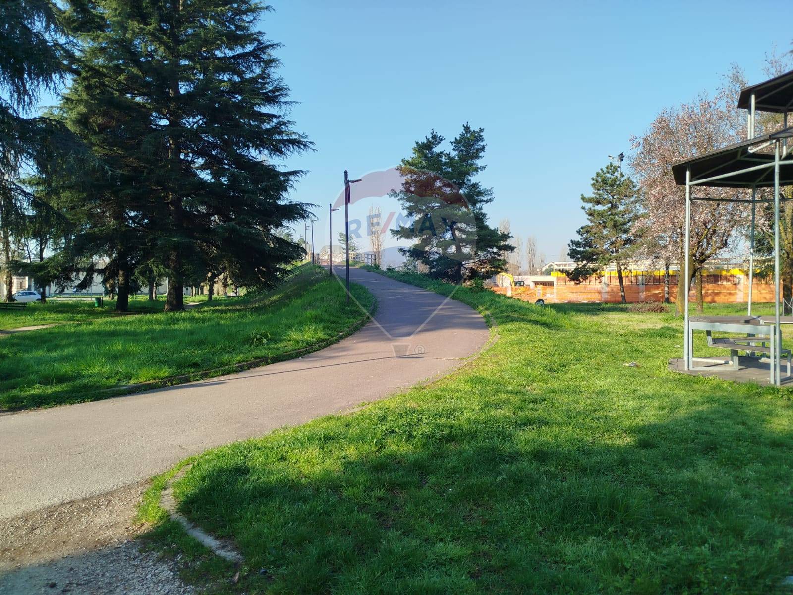 Attivit Commerciale in vendita a Rho, Mazzo