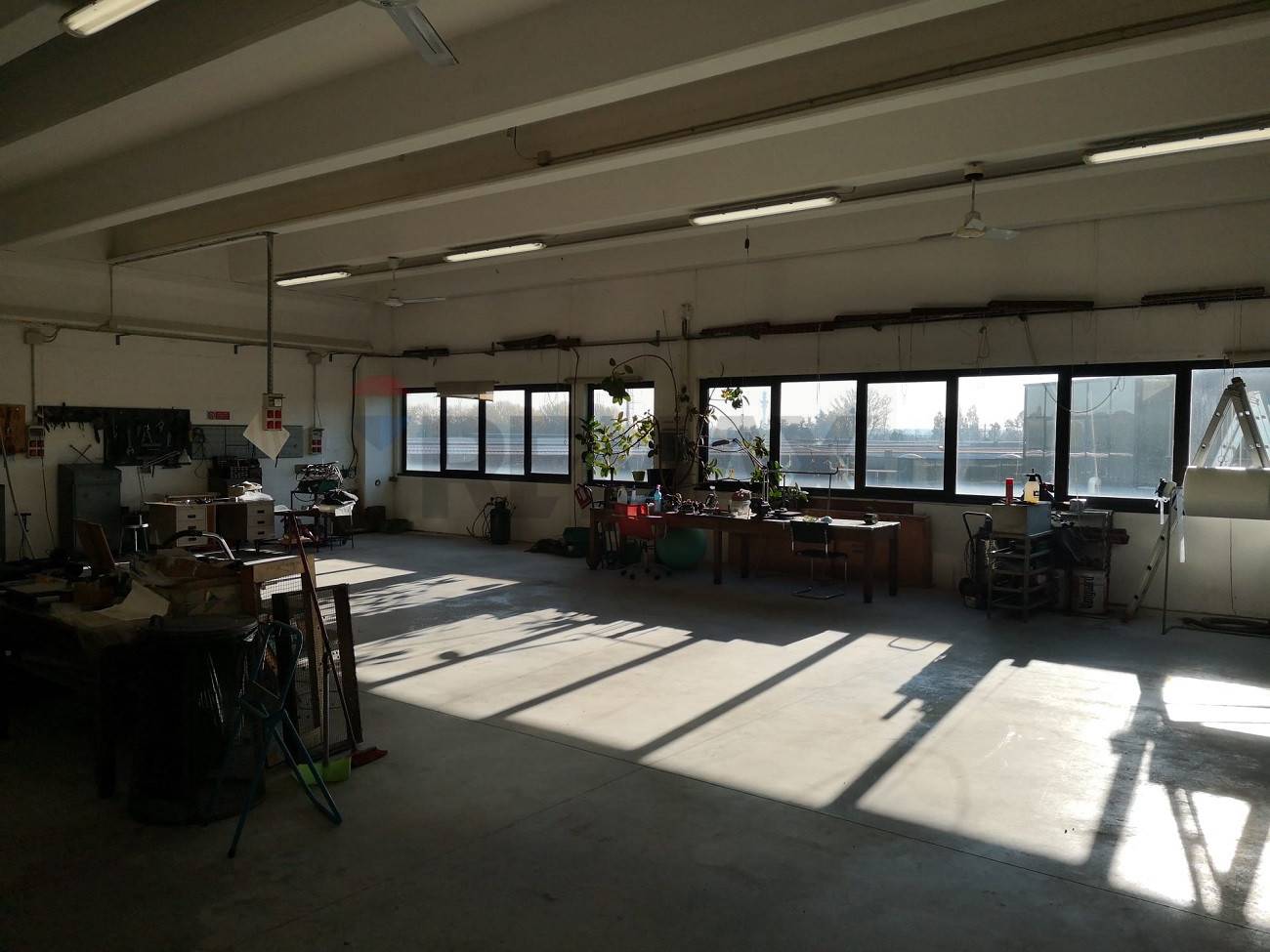 Capannone Industriale in vendita a Assago, Cascina Bazzana Superiore