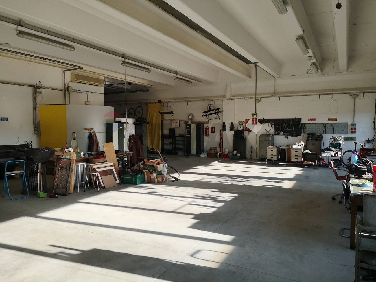 Capannone Industriale in vendita a Assago, Cascina Bazzana Superiore