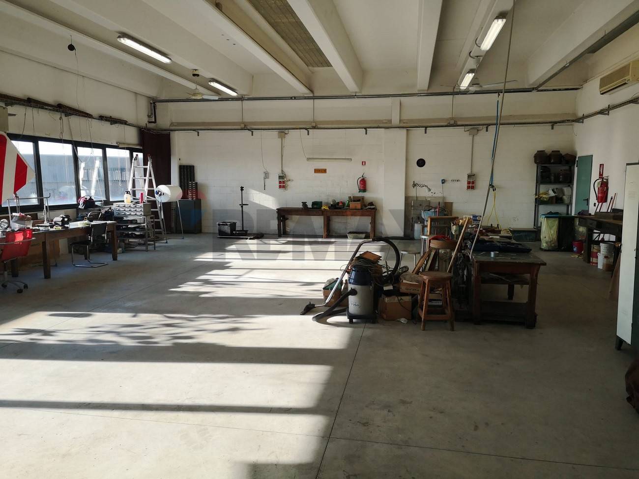 Capannone Industriale in vendita a Assago, Cascina Bazzana Superiore