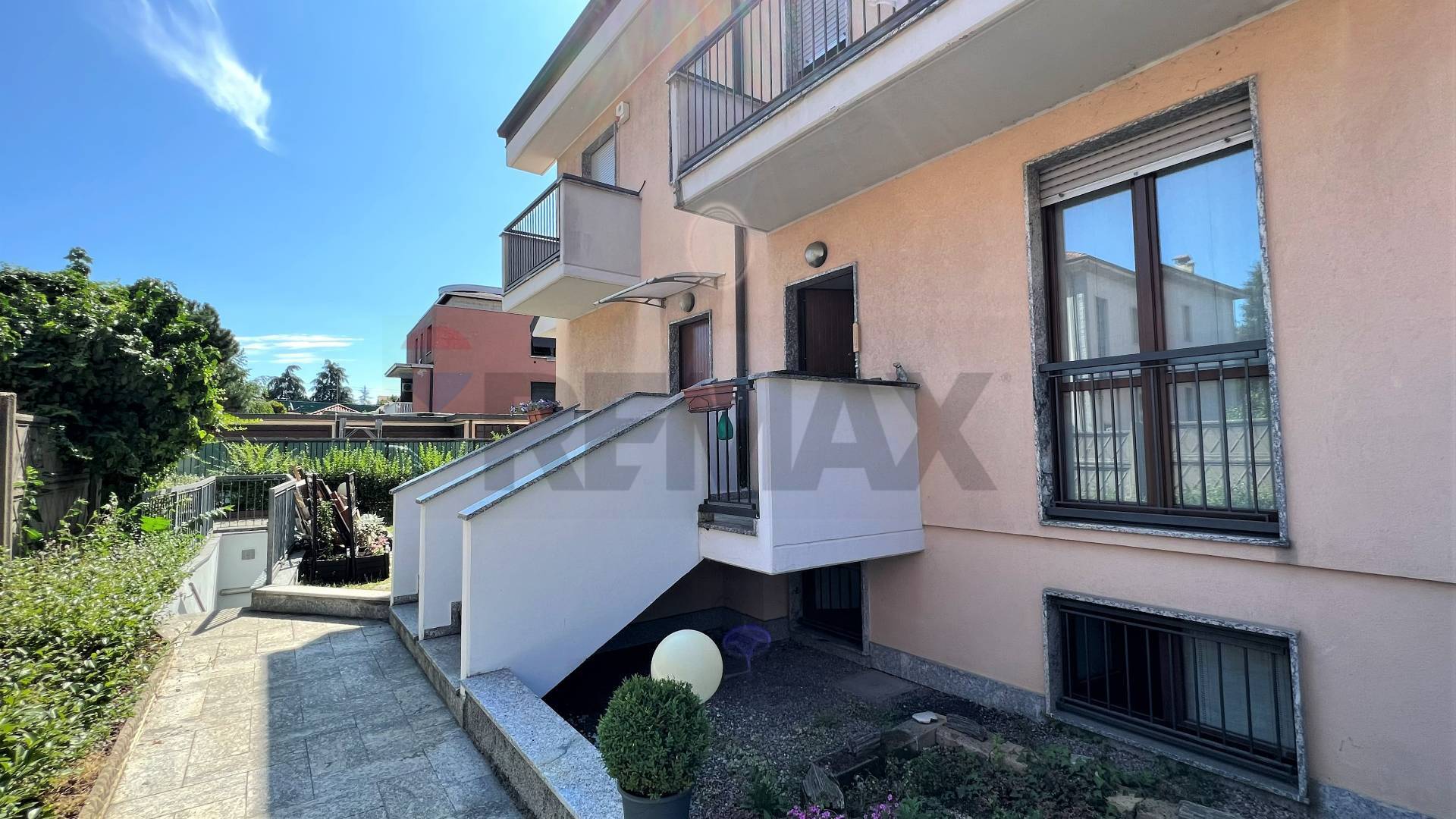 Villa a schiera in vendita a Rho, Zona San Pietro