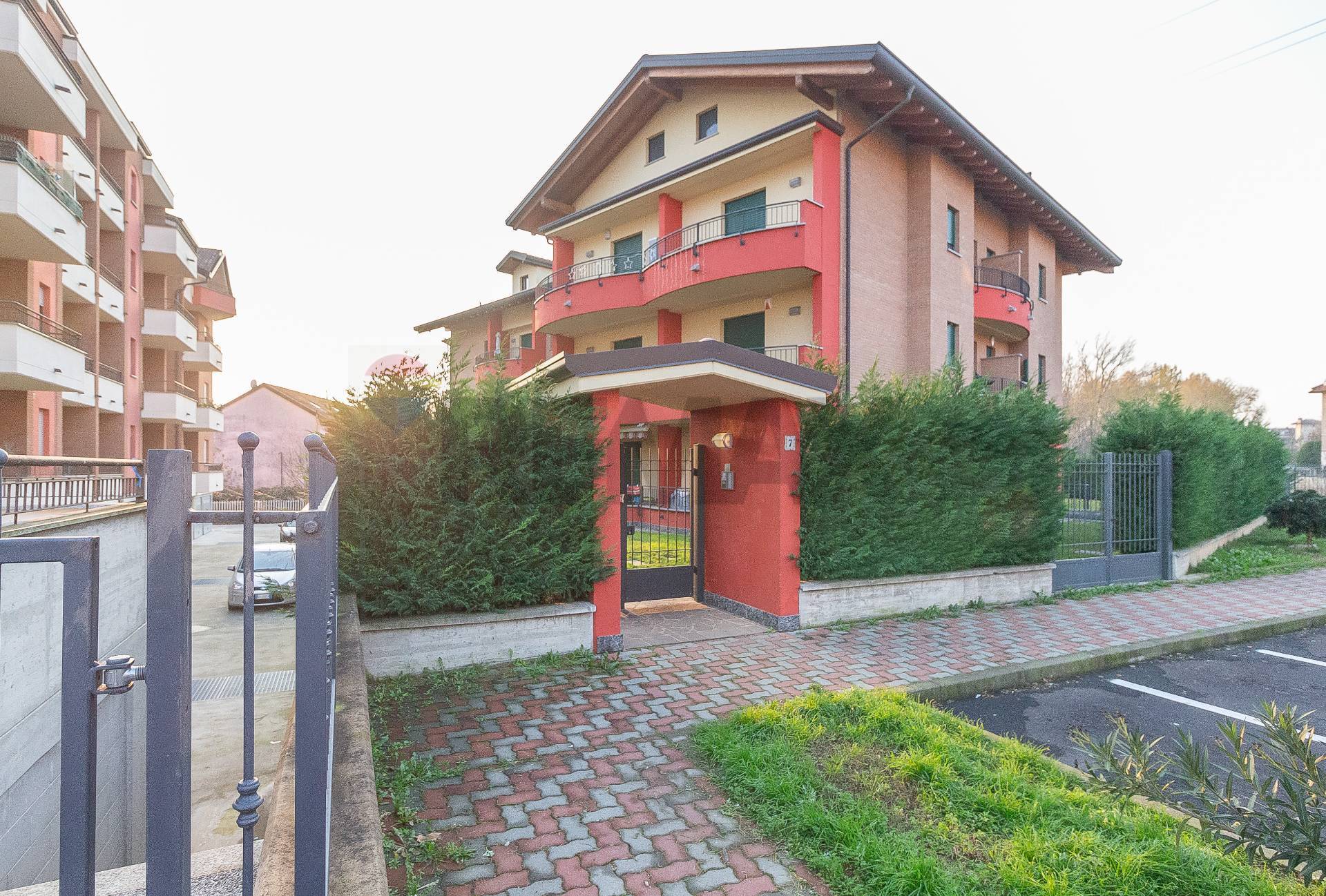 Garage/Box in vendita a Limbiate, Villaggio del Sole