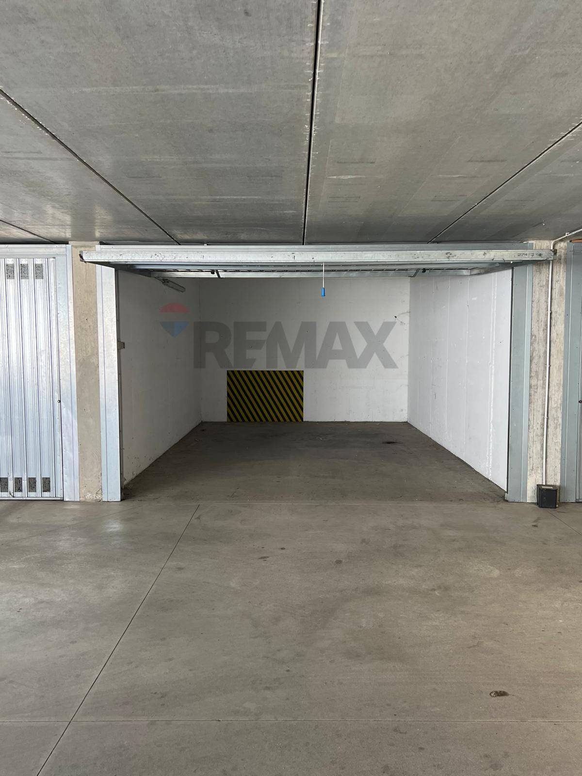 Garage/Box in vendita a Limbiate, Villaggio del Sole