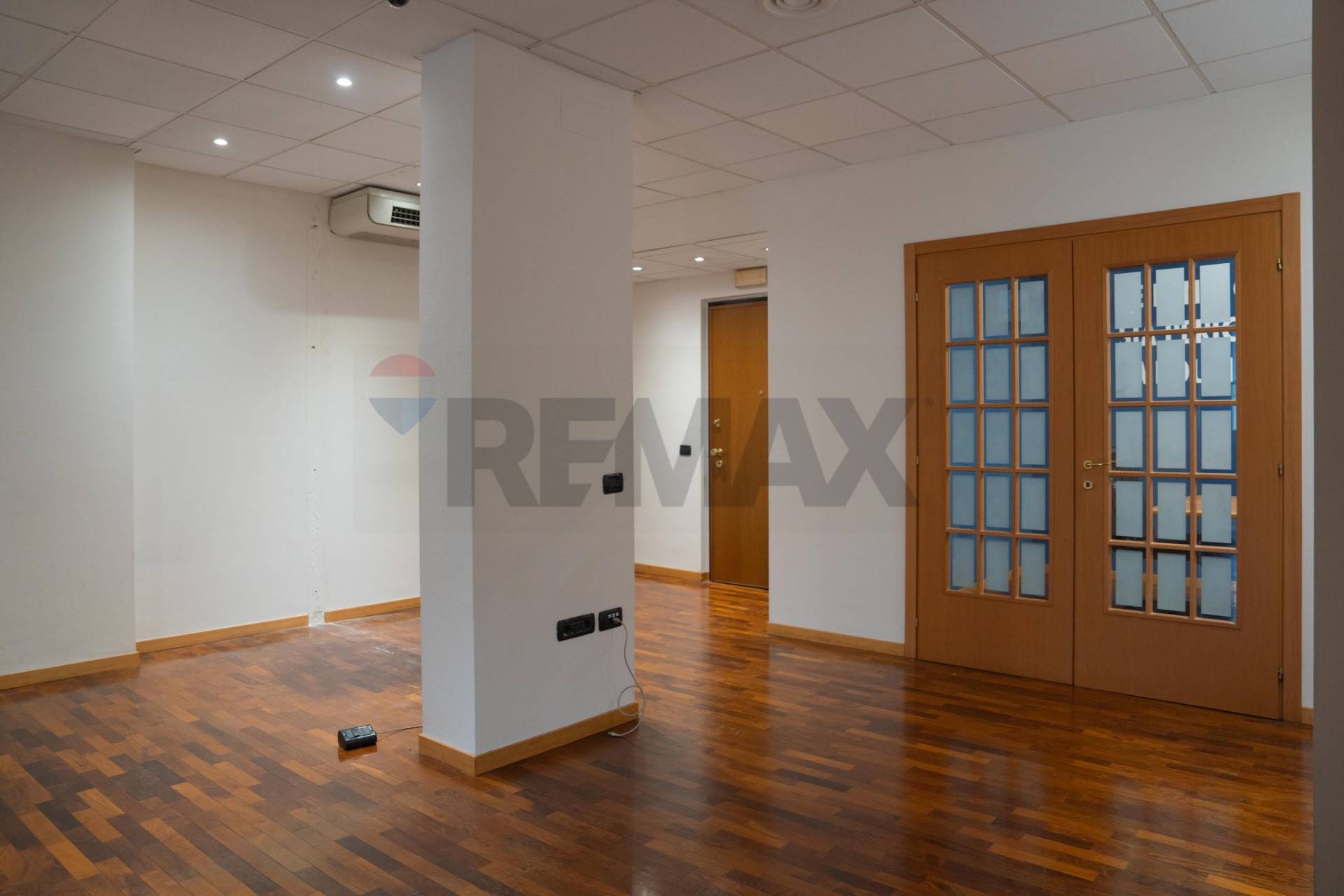 Ufficio in affitto a Legnano, Stazione