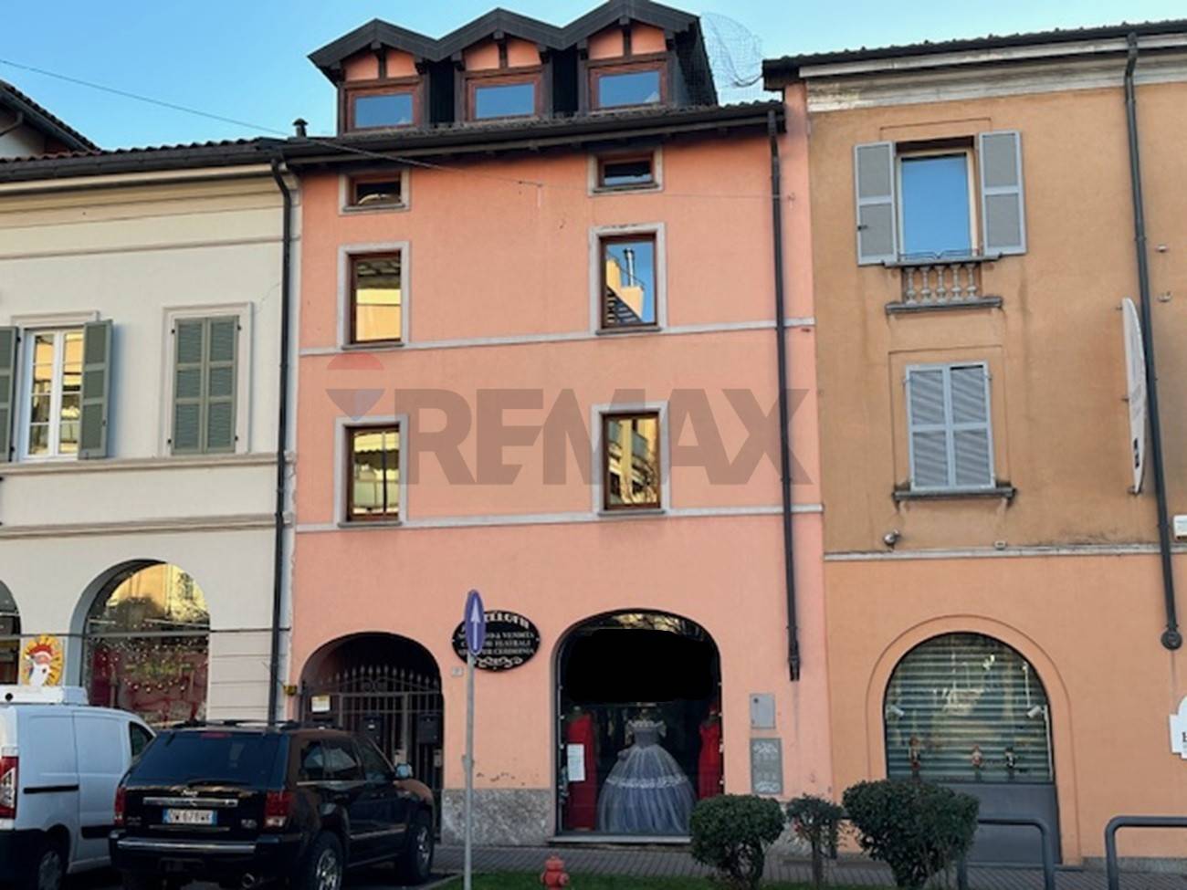 Locale Commerciale in vendita a Malnate