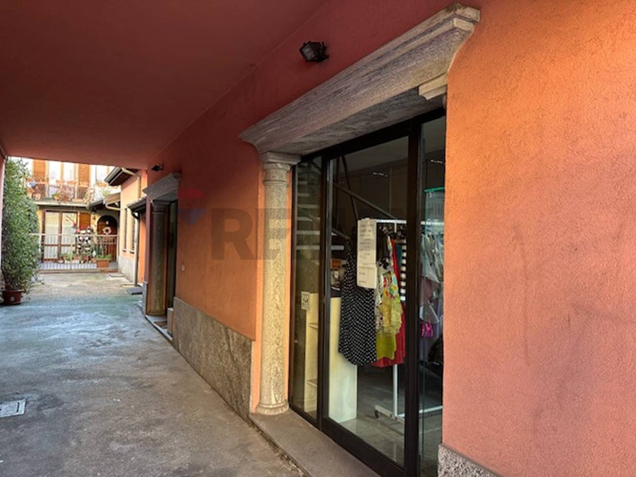 Locale Commerciale in vendita a Malnate