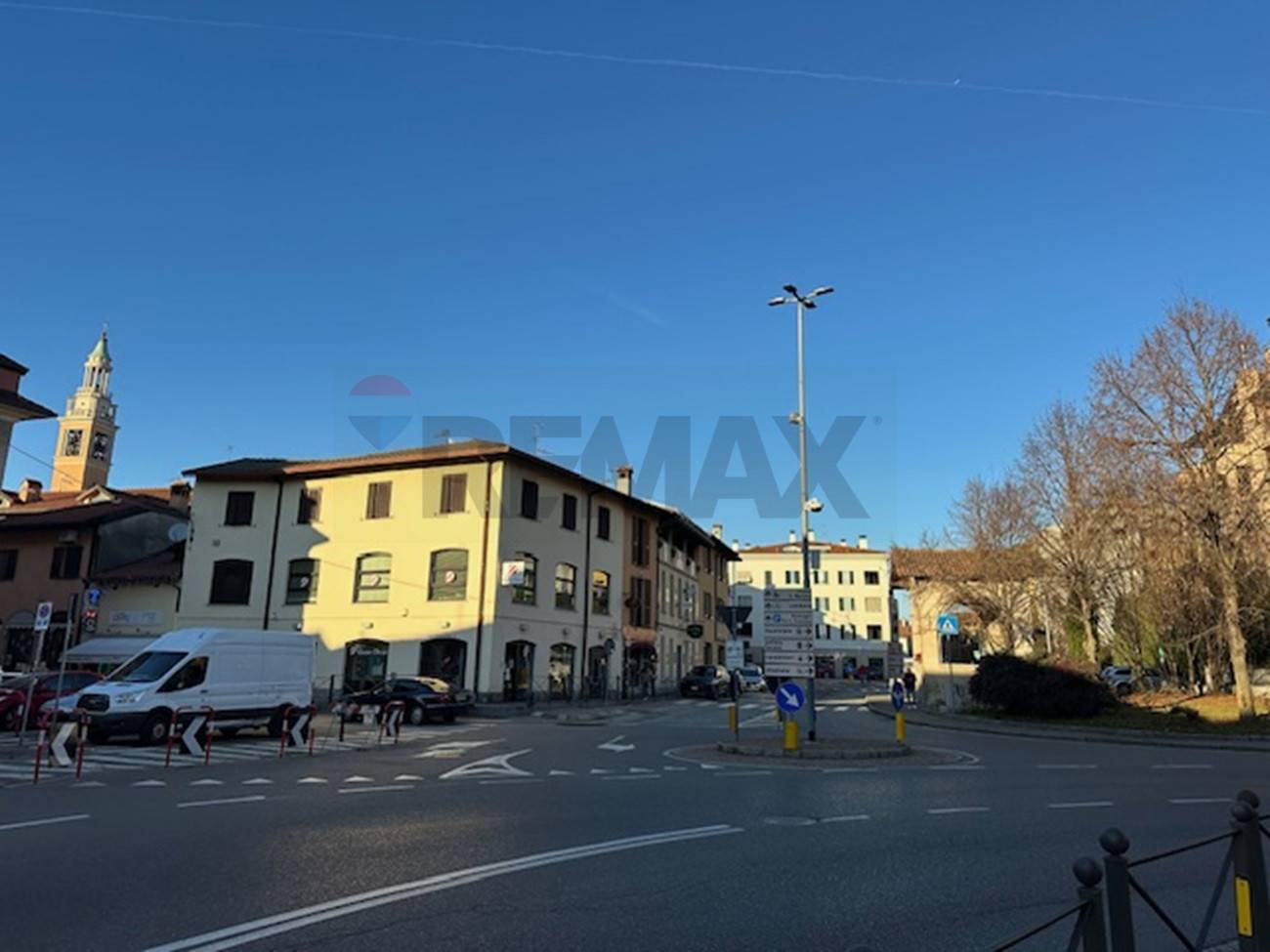 Locale Commerciale in vendita a Malnate