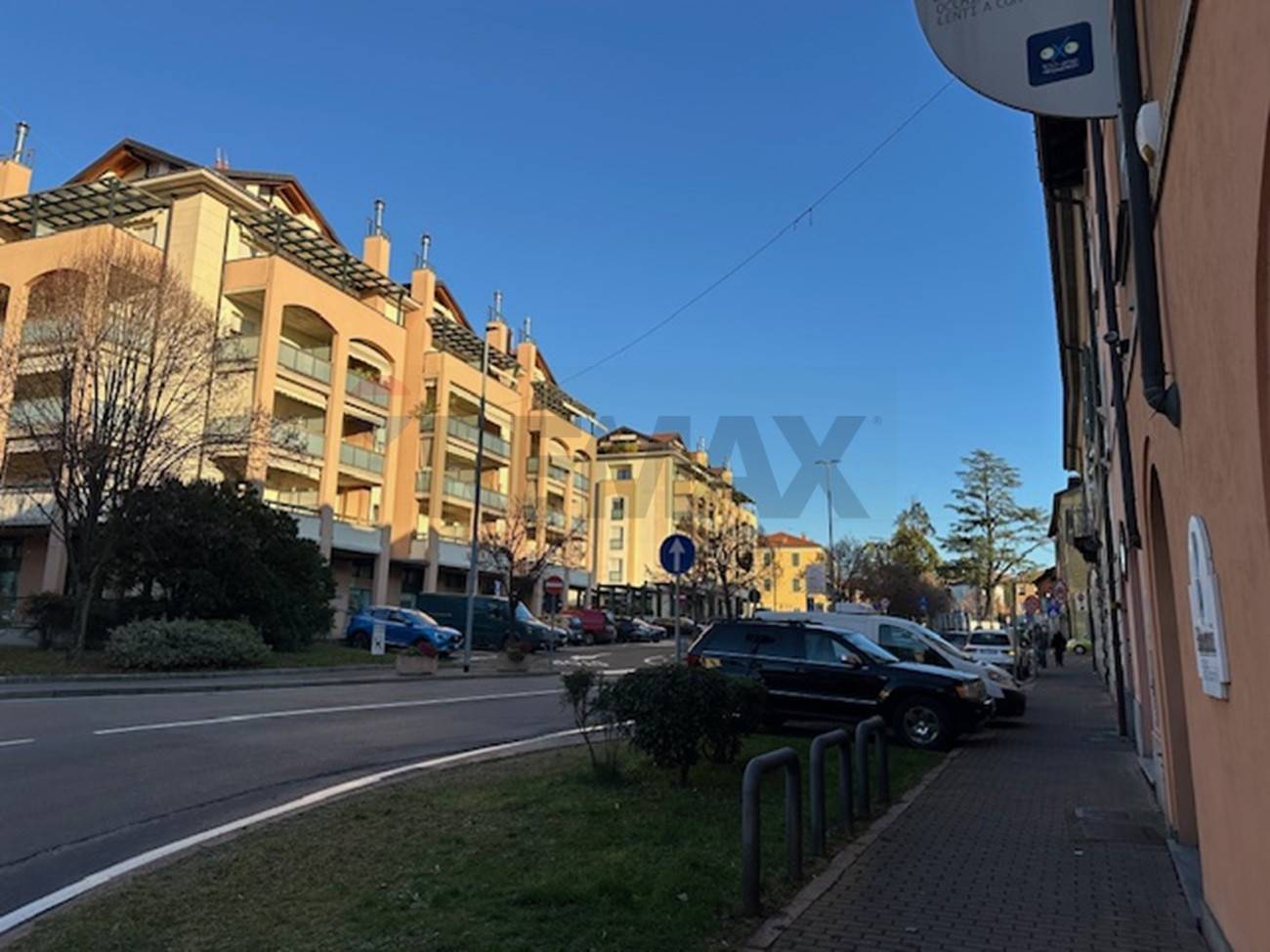 Locale Commerciale in vendita a Malnate