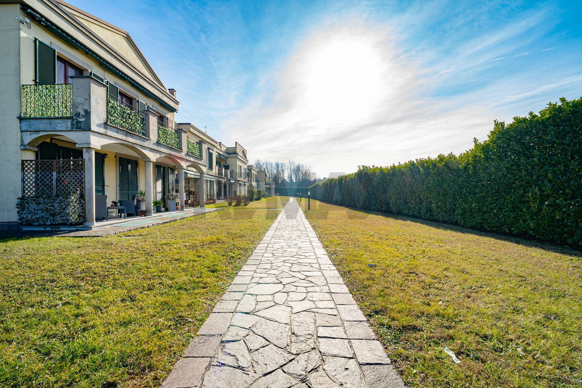 Appartamento in vendita a Carugo