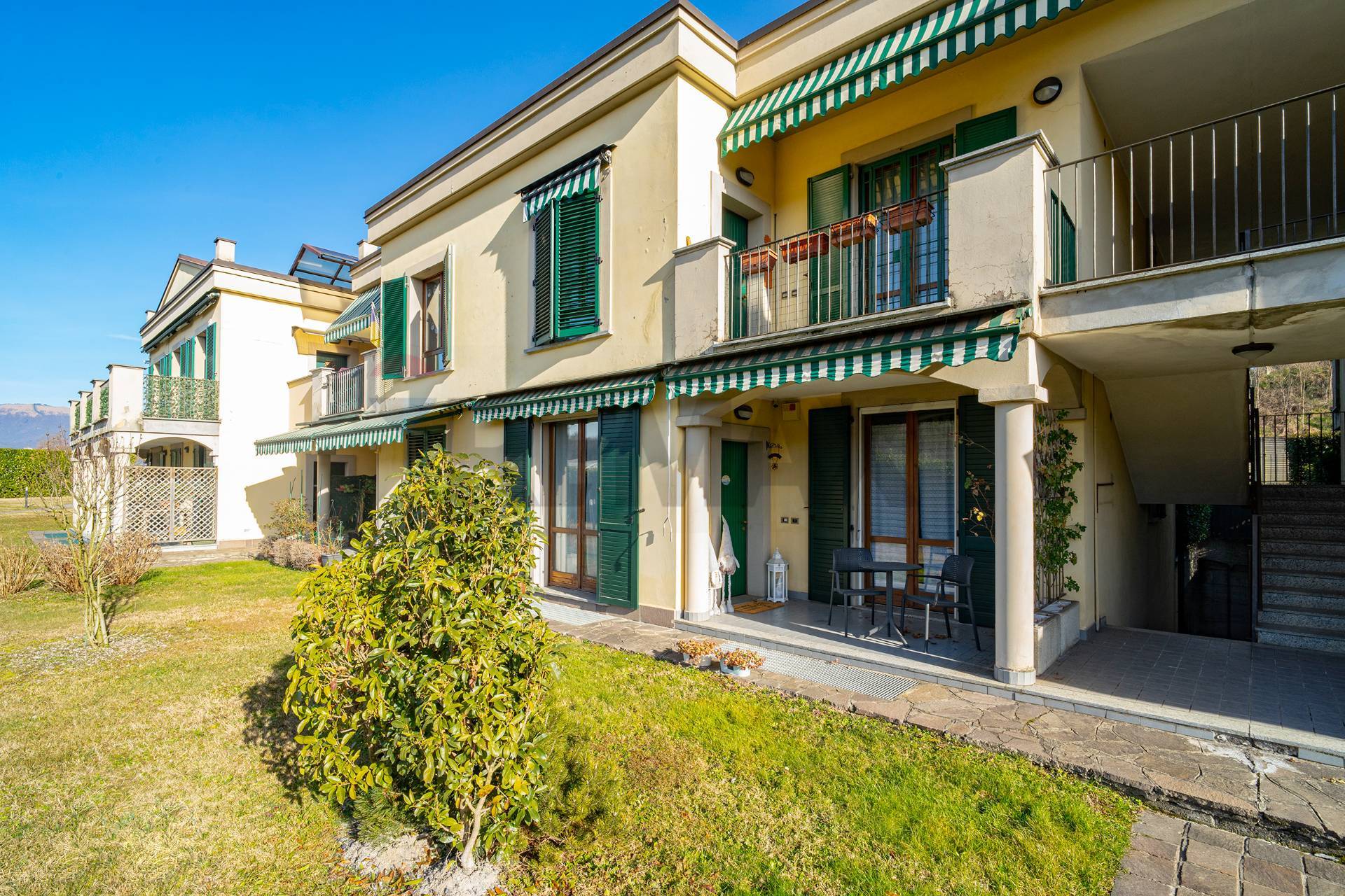 Appartamento in vendita a Carugo