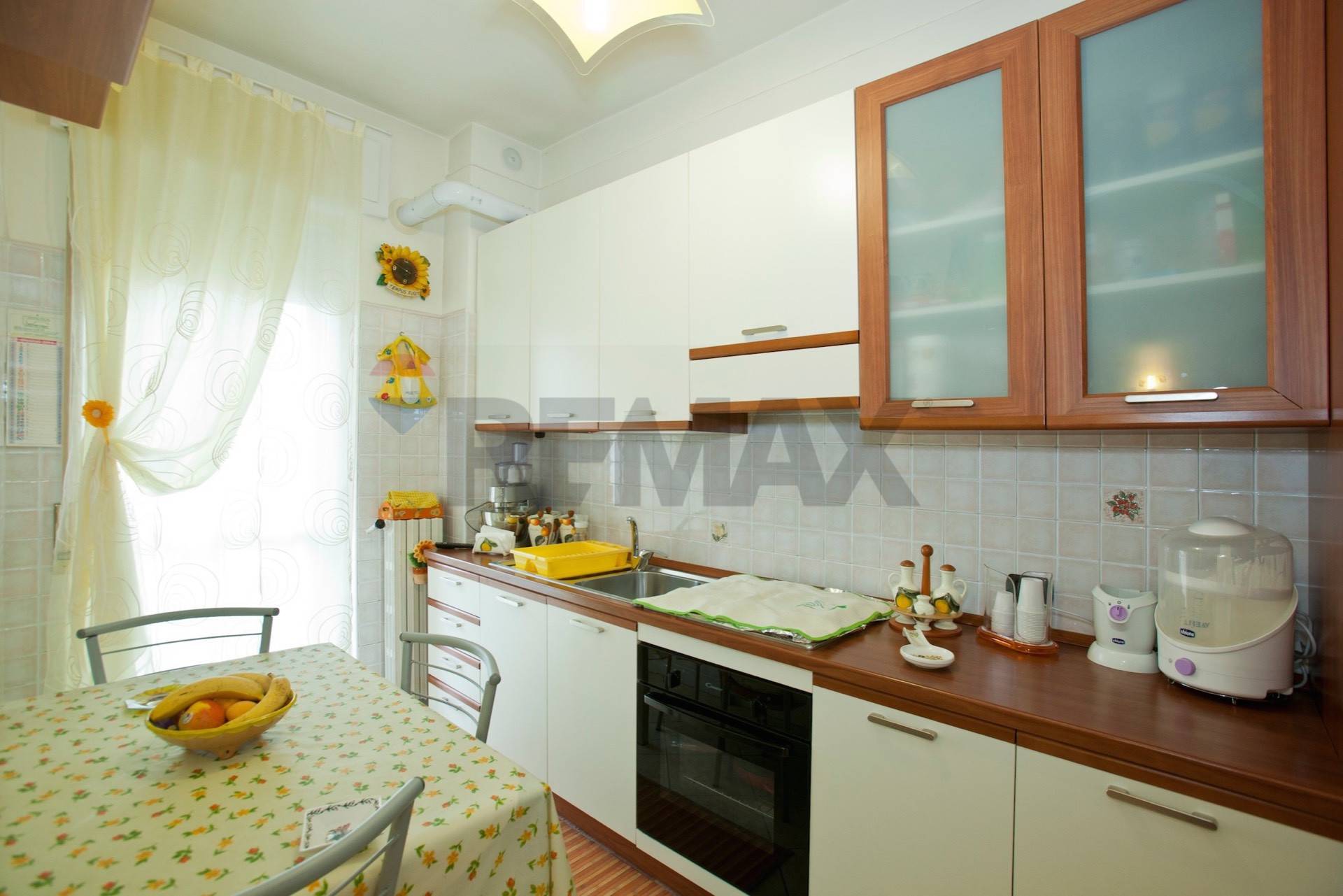 Appartamento in affitto a Rho, Zona Centro