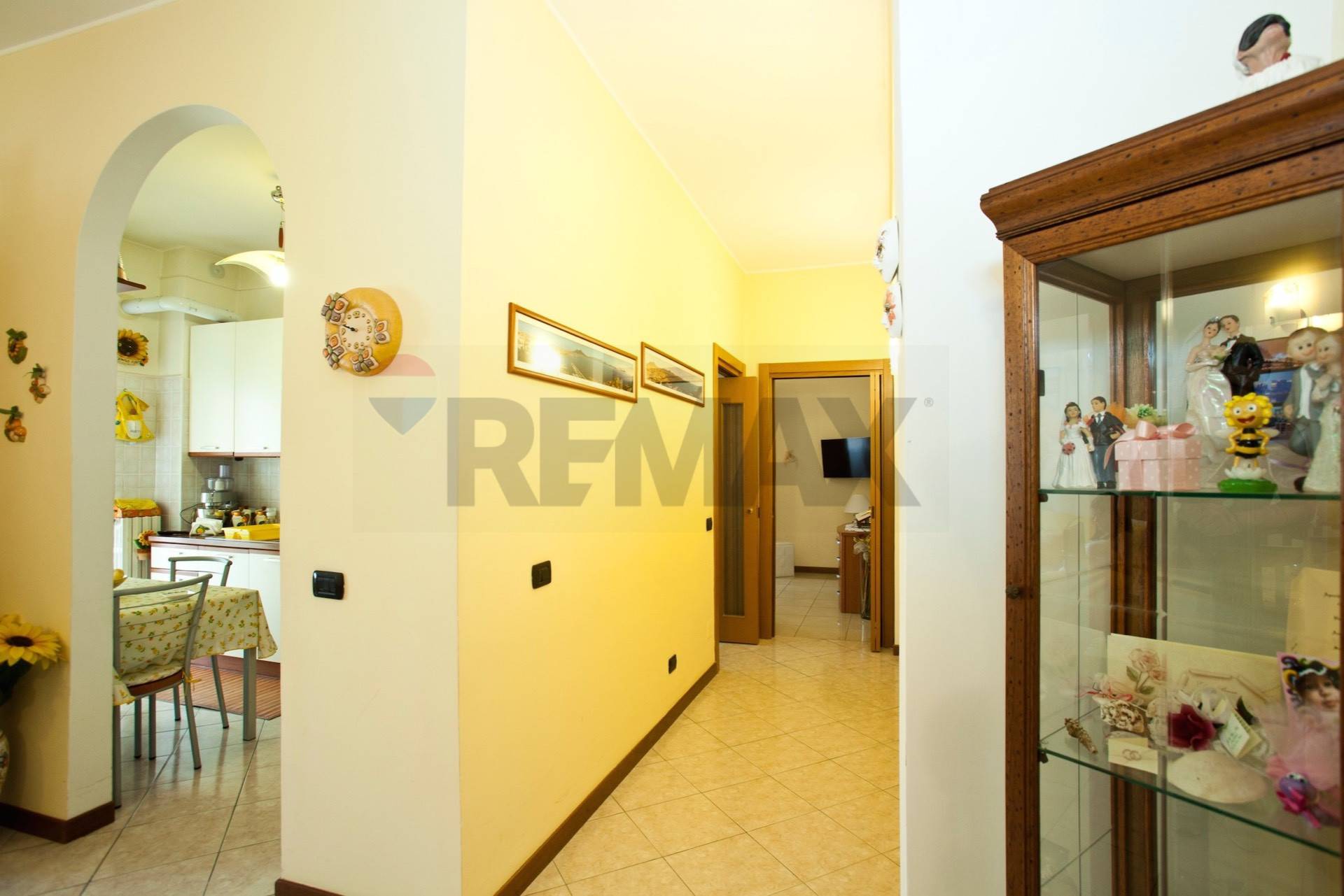 Appartamento in affitto a Rho, Zona Centro