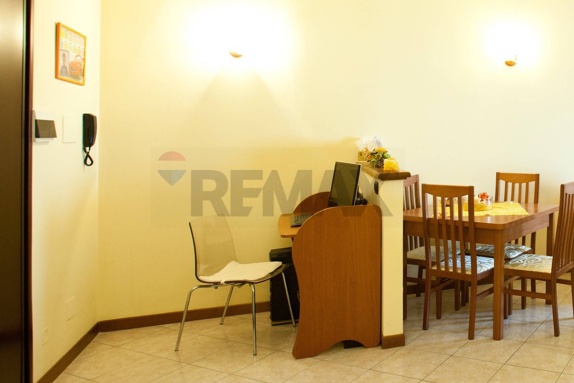 Appartamento in affitto a Rho, Zona Centro