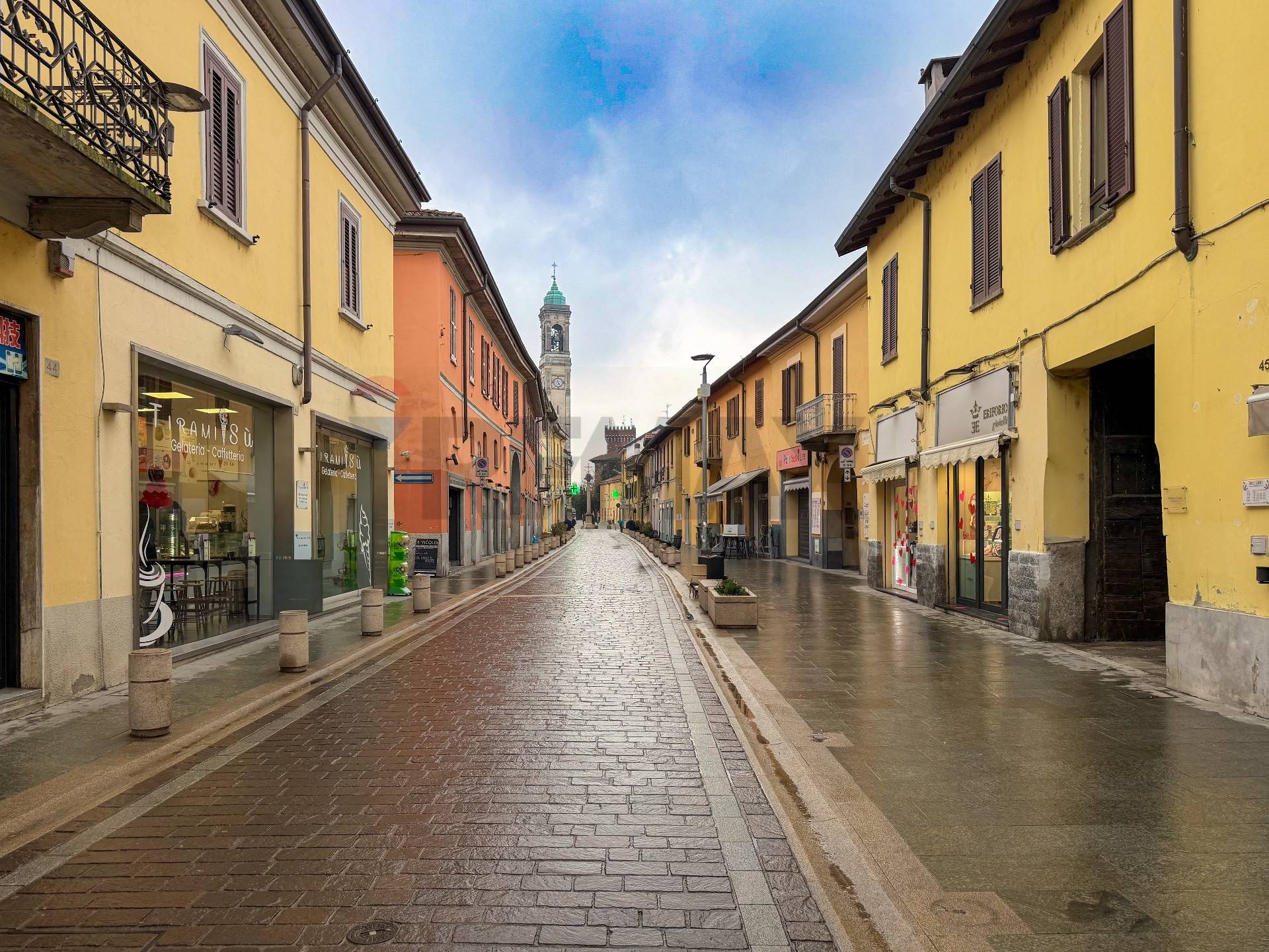 Attico/Mansarda in vendita a Rho, Zona Centro