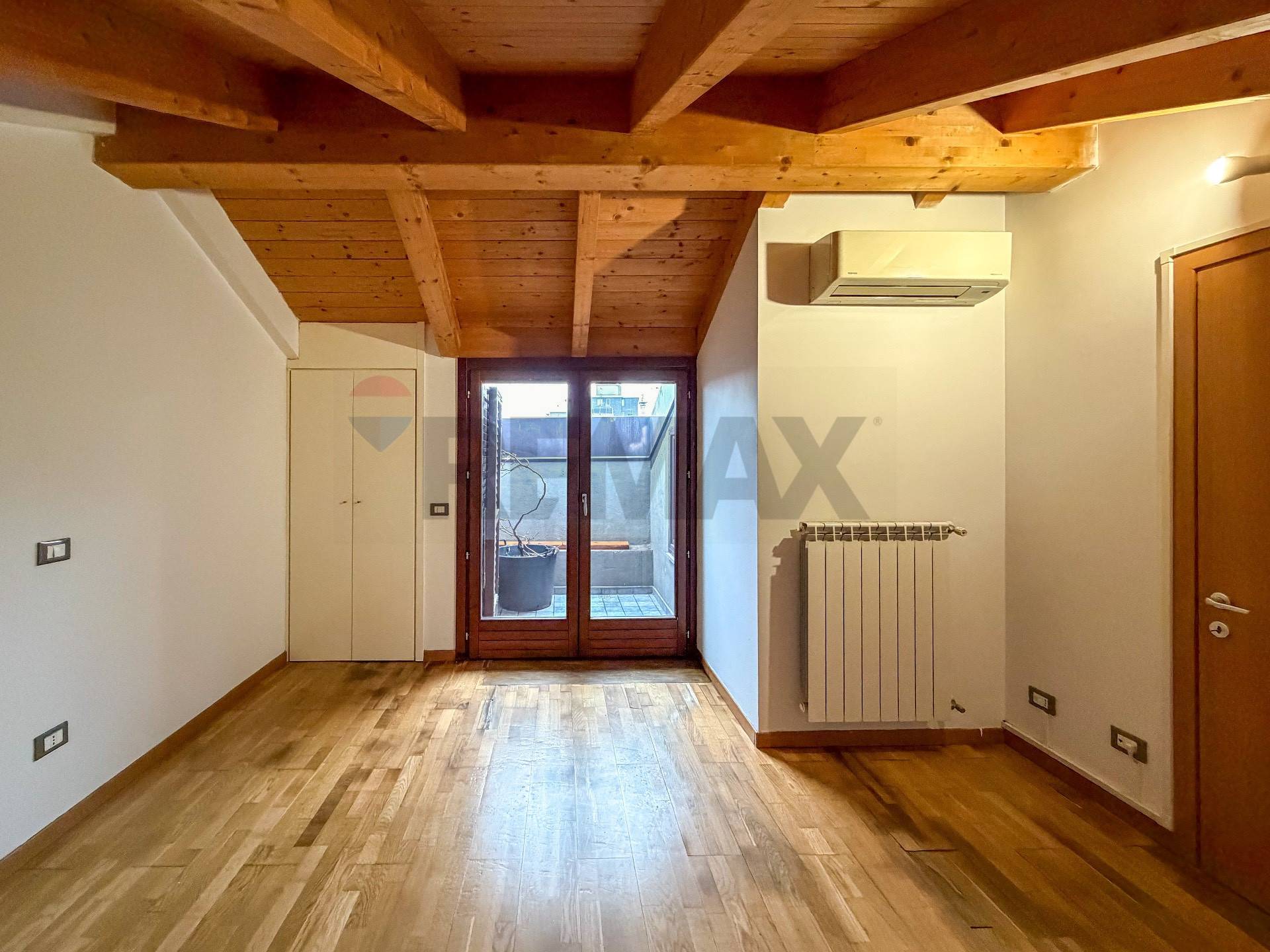 Attico/Mansarda in vendita a Rho, Zona Centro