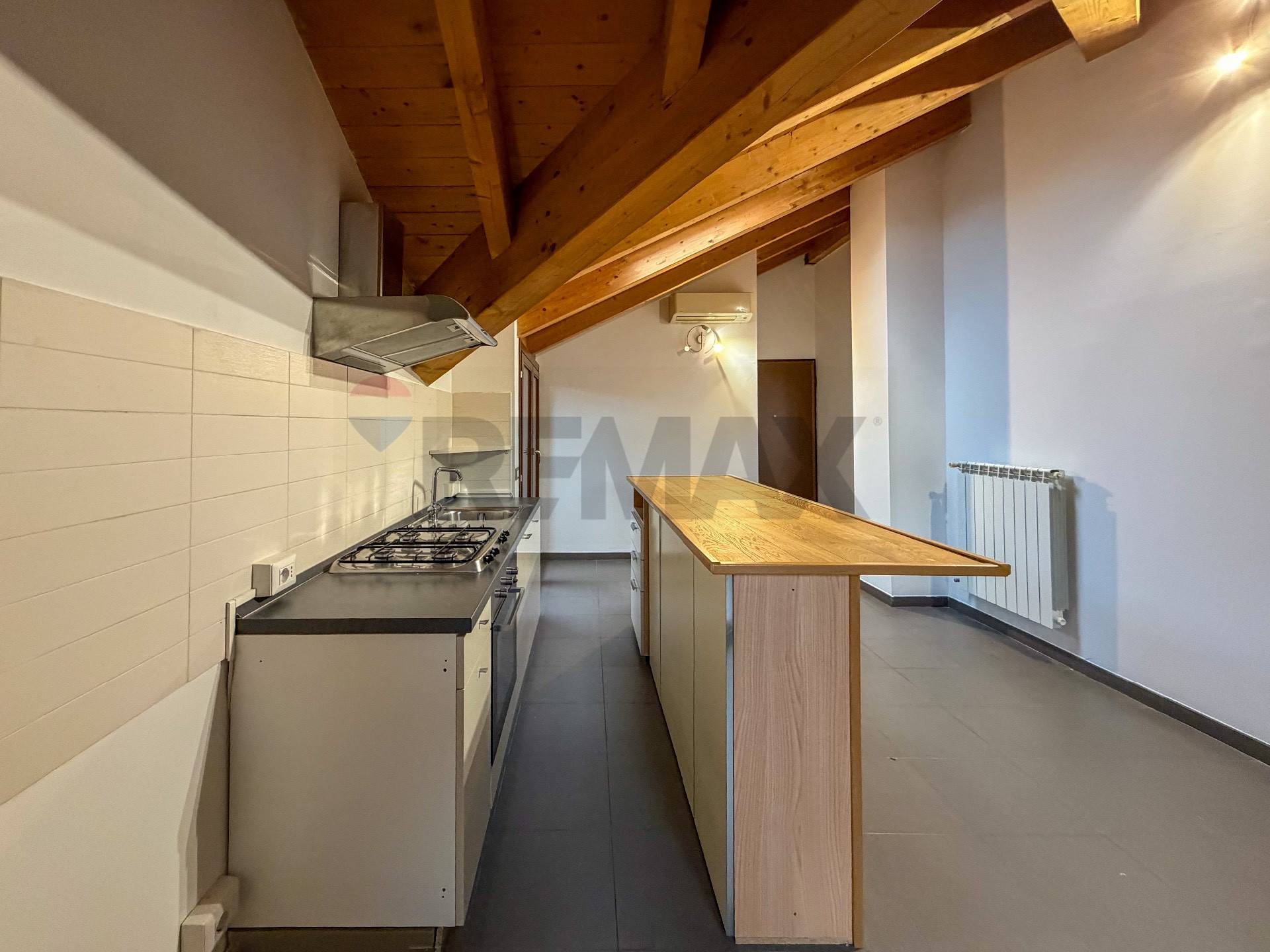 Attico/Mansarda in vendita a Rho, Zona Centro