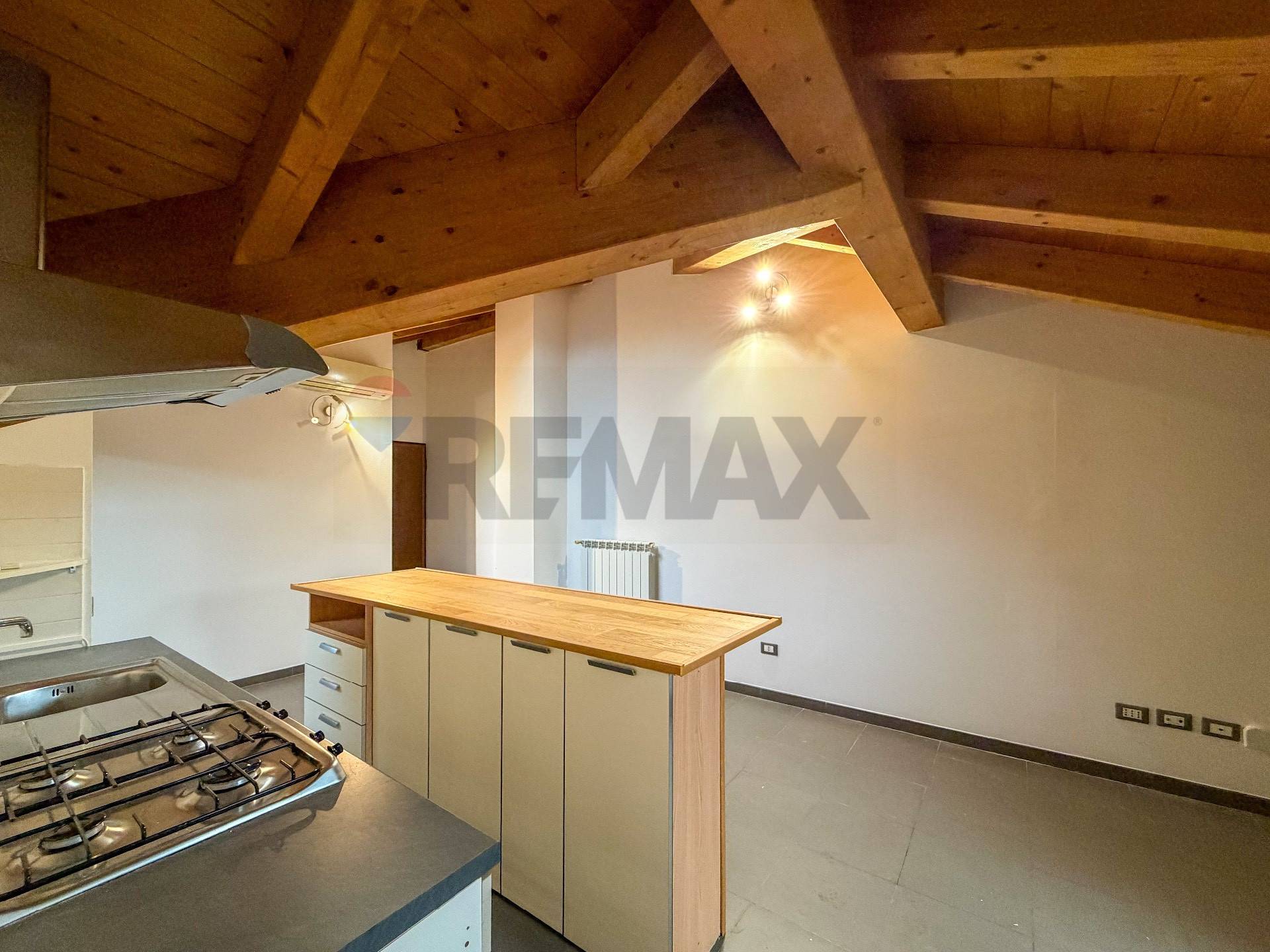 Attico/Mansarda in vendita a Rho, Zona Centro