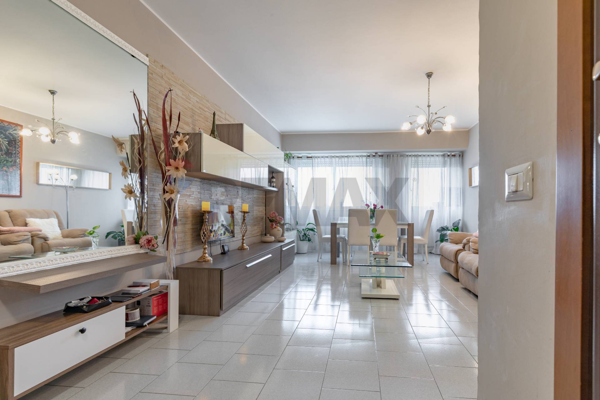 Appartamento in vendita a Rho, Zona Esselunga