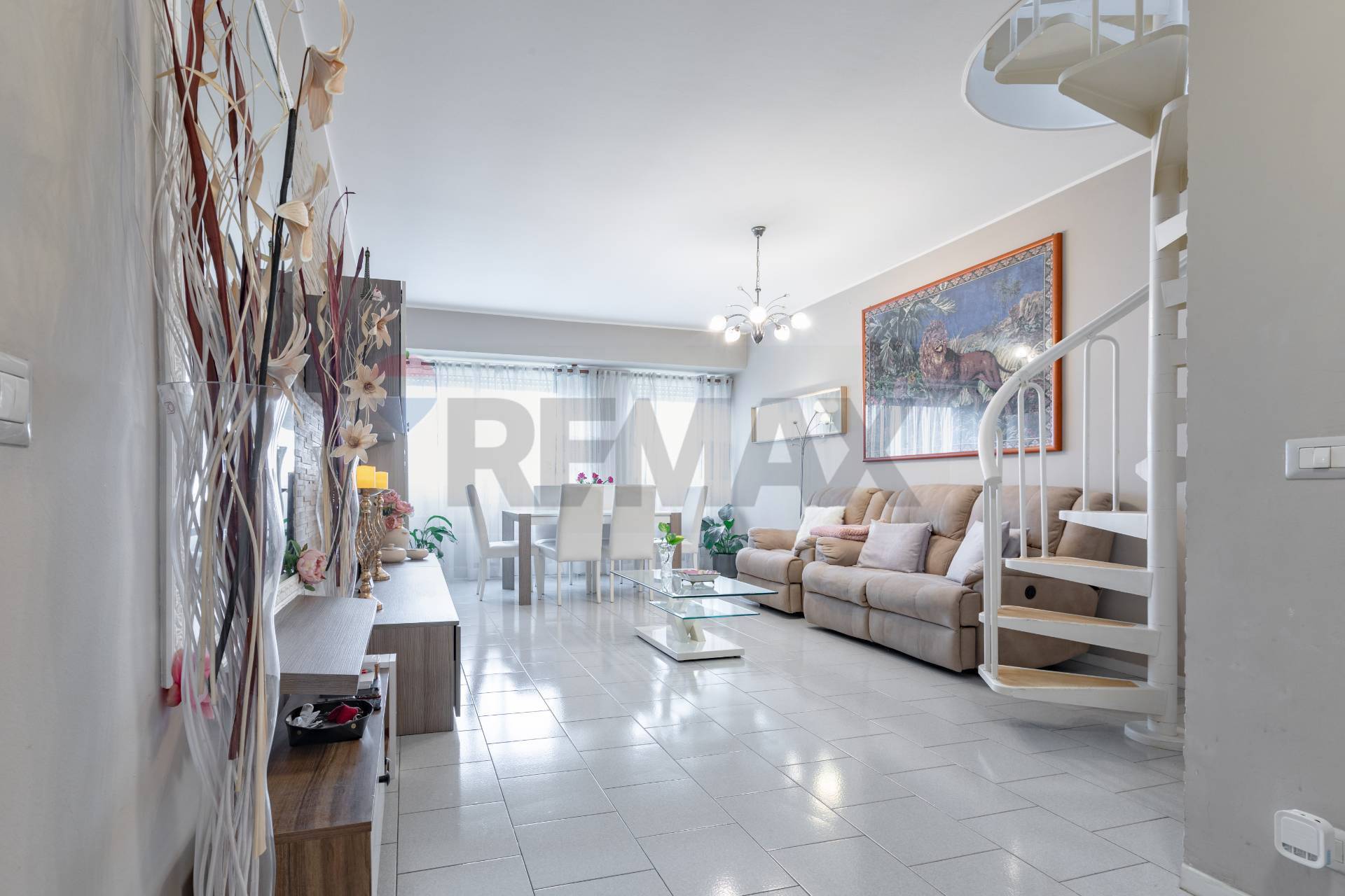 Appartamento in vendita a Rho, Zona Esselunga