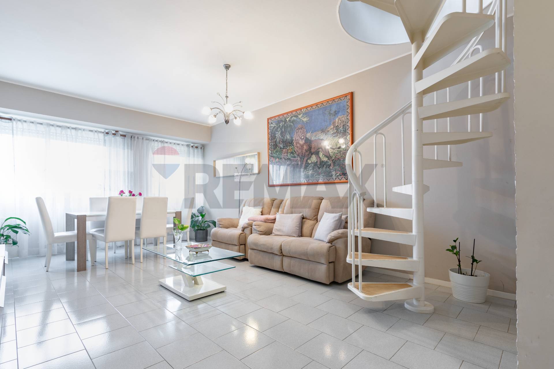 Appartamento in vendita a Rho, Zona Esselunga