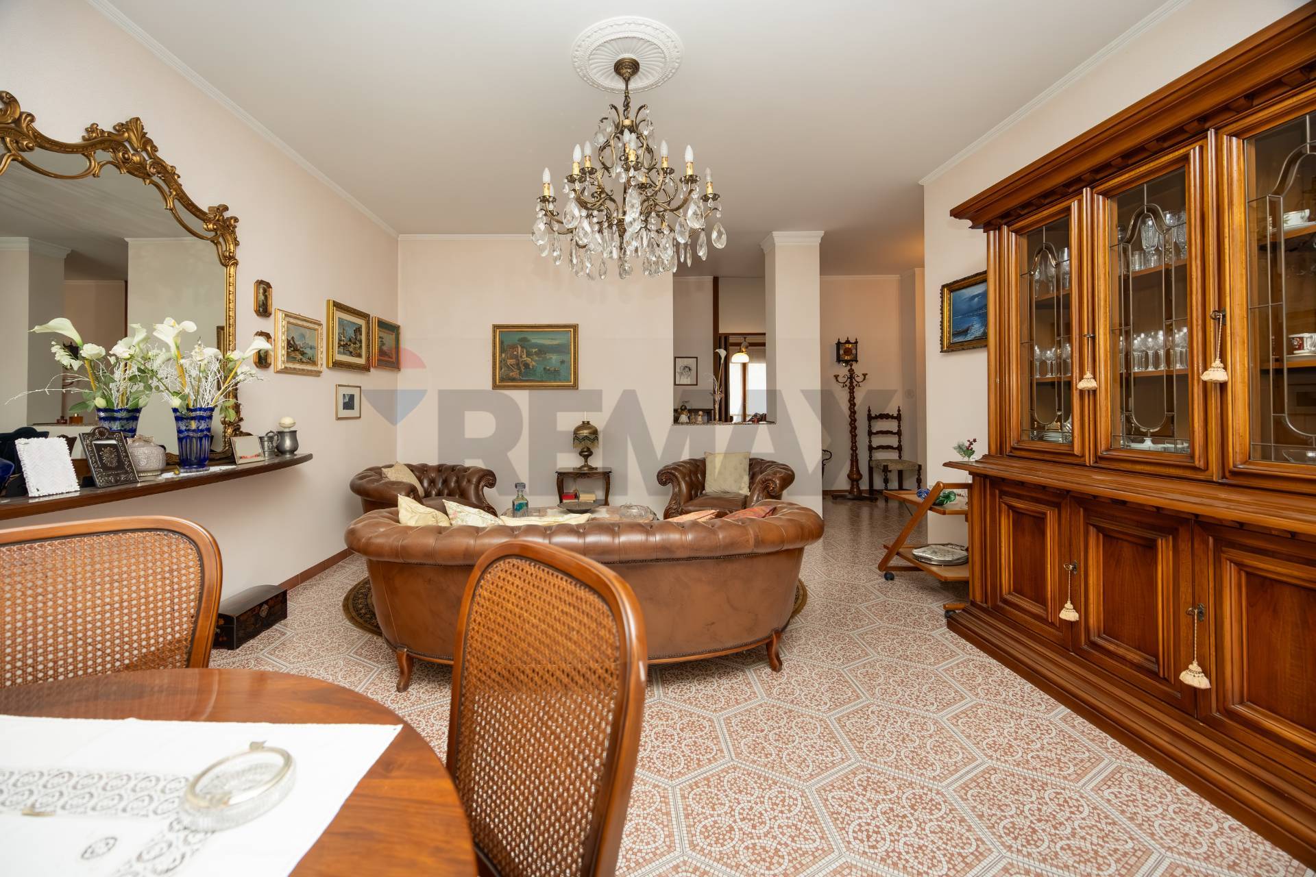 Appartamento in vendita a Garbagnate Milanese, Zona Centro