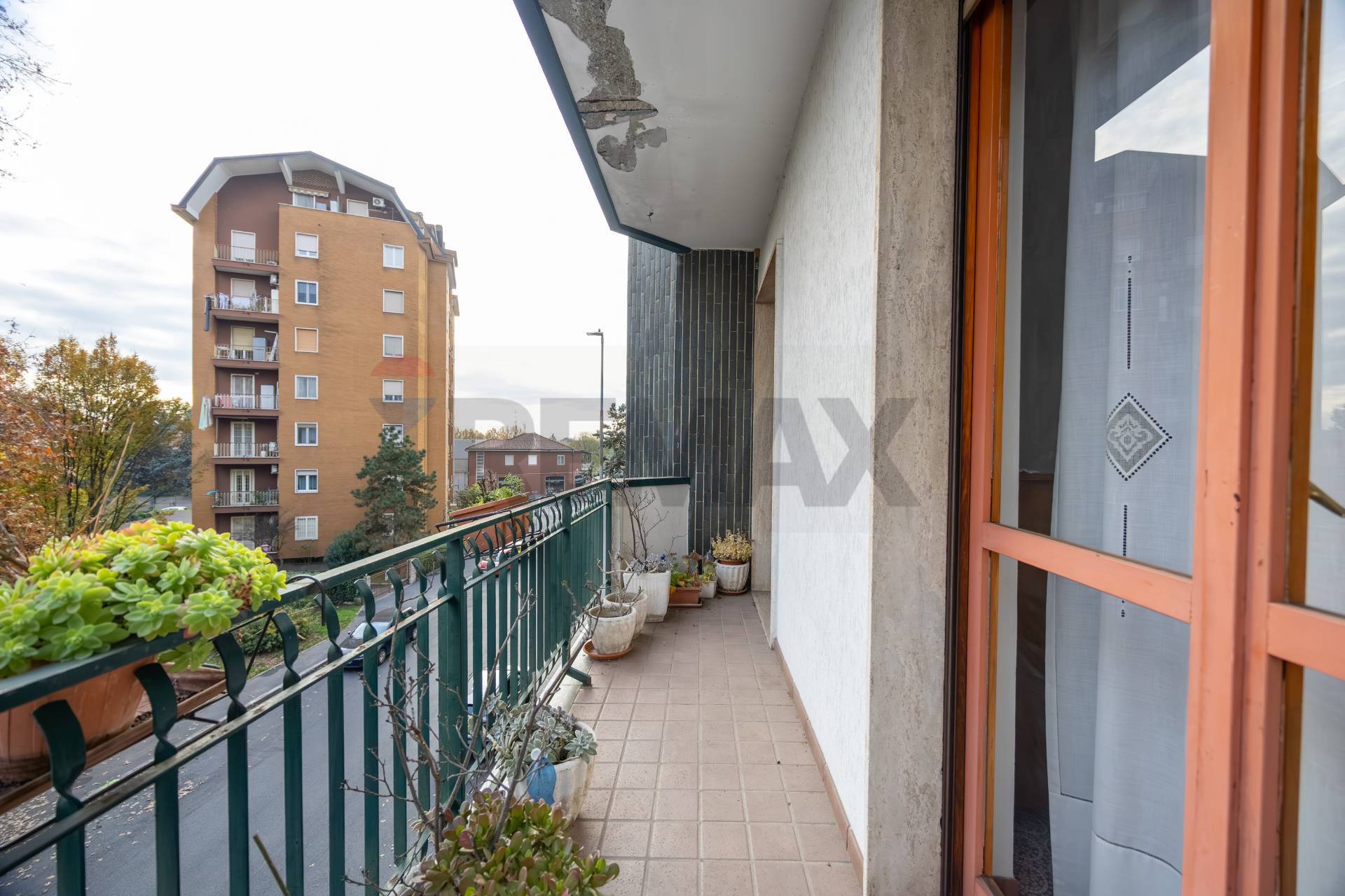 Appartamento in vendita a Garbagnate Milanese, Zona Centro