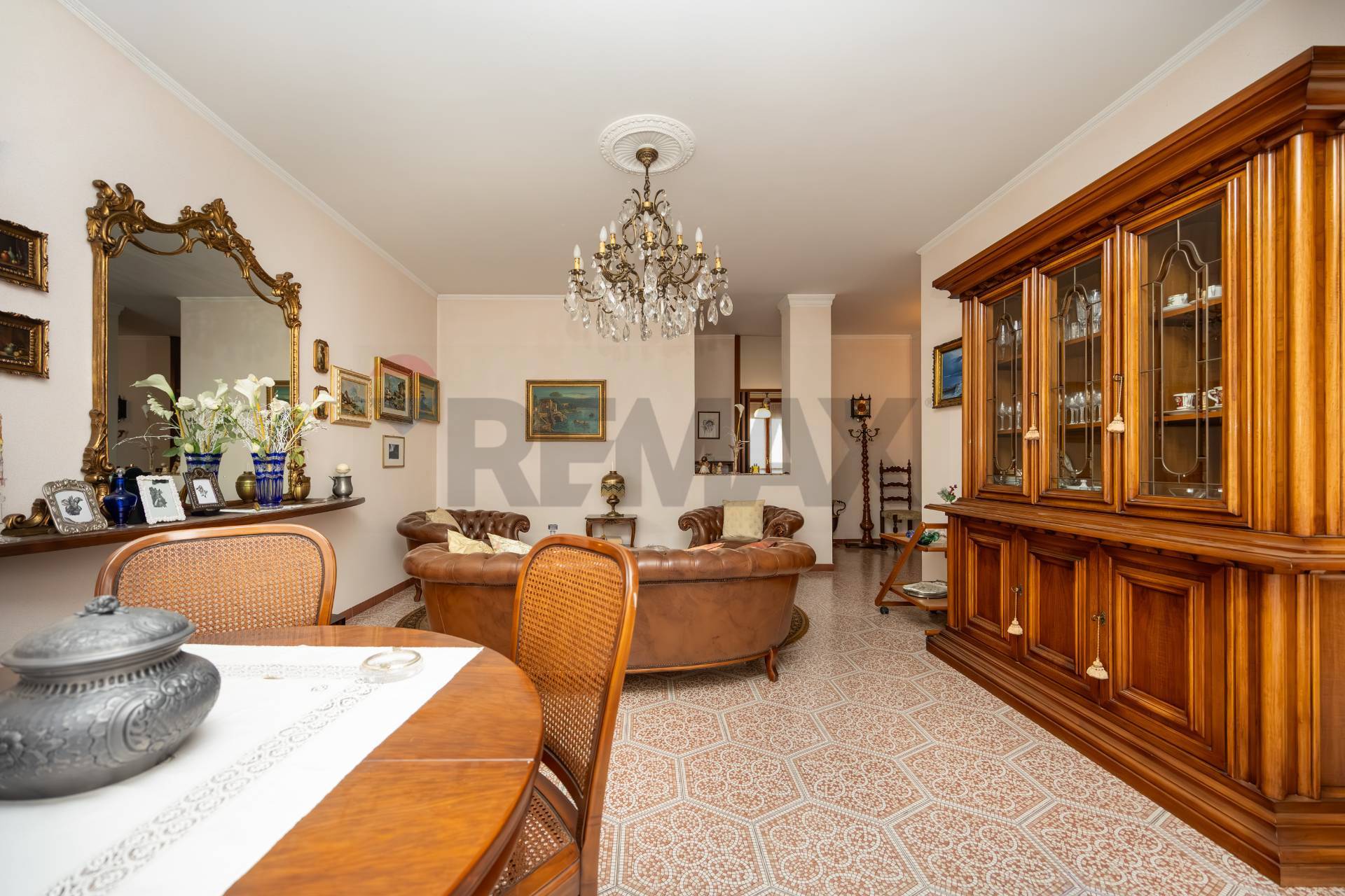 Appartamento in vendita a Garbagnate Milanese, Zona Centro