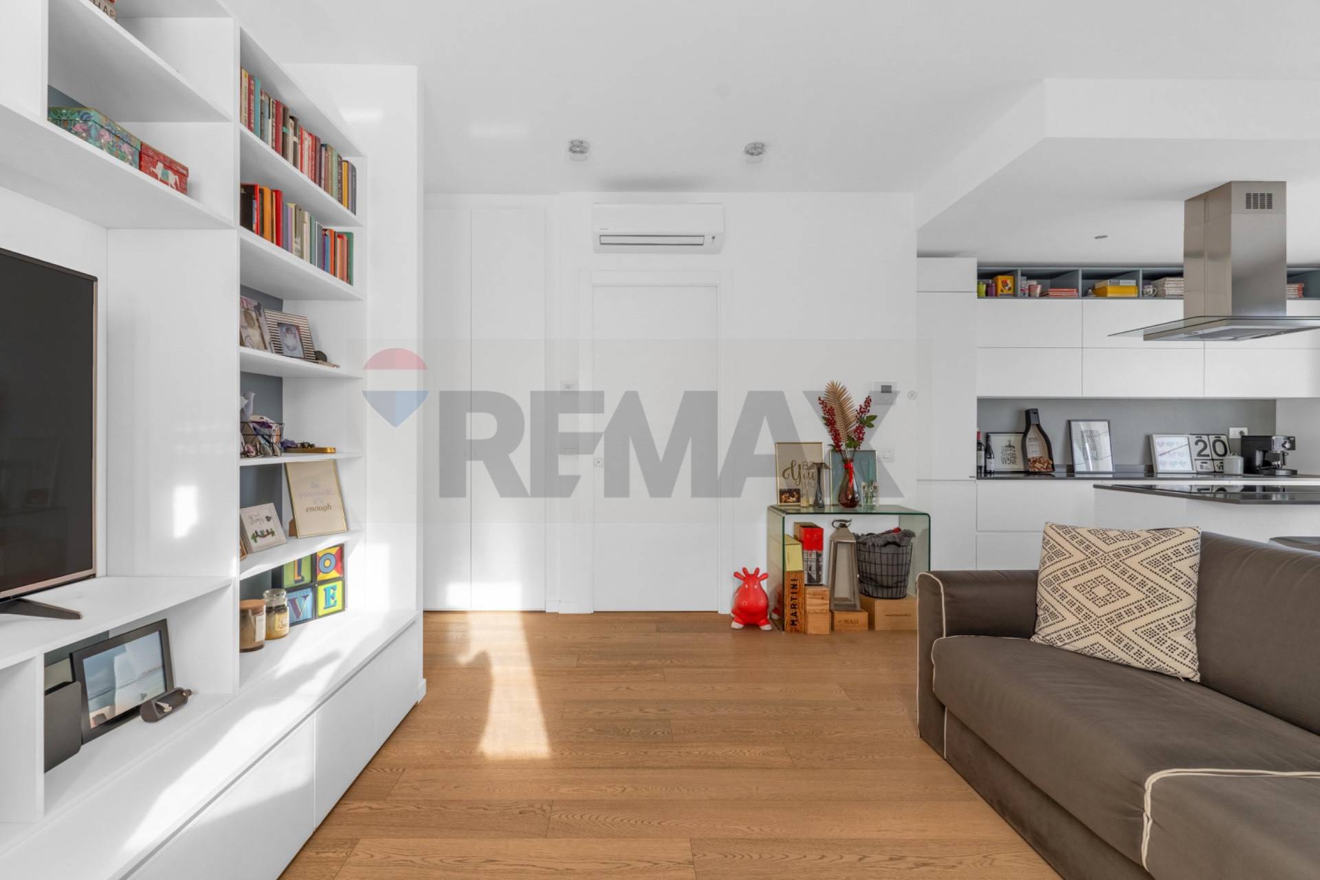 Appartamento in vendita a Rho, Zona Centro