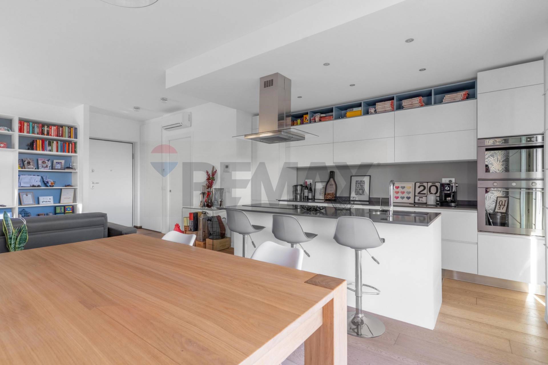 Appartamento in vendita a Rho, Zona Centro