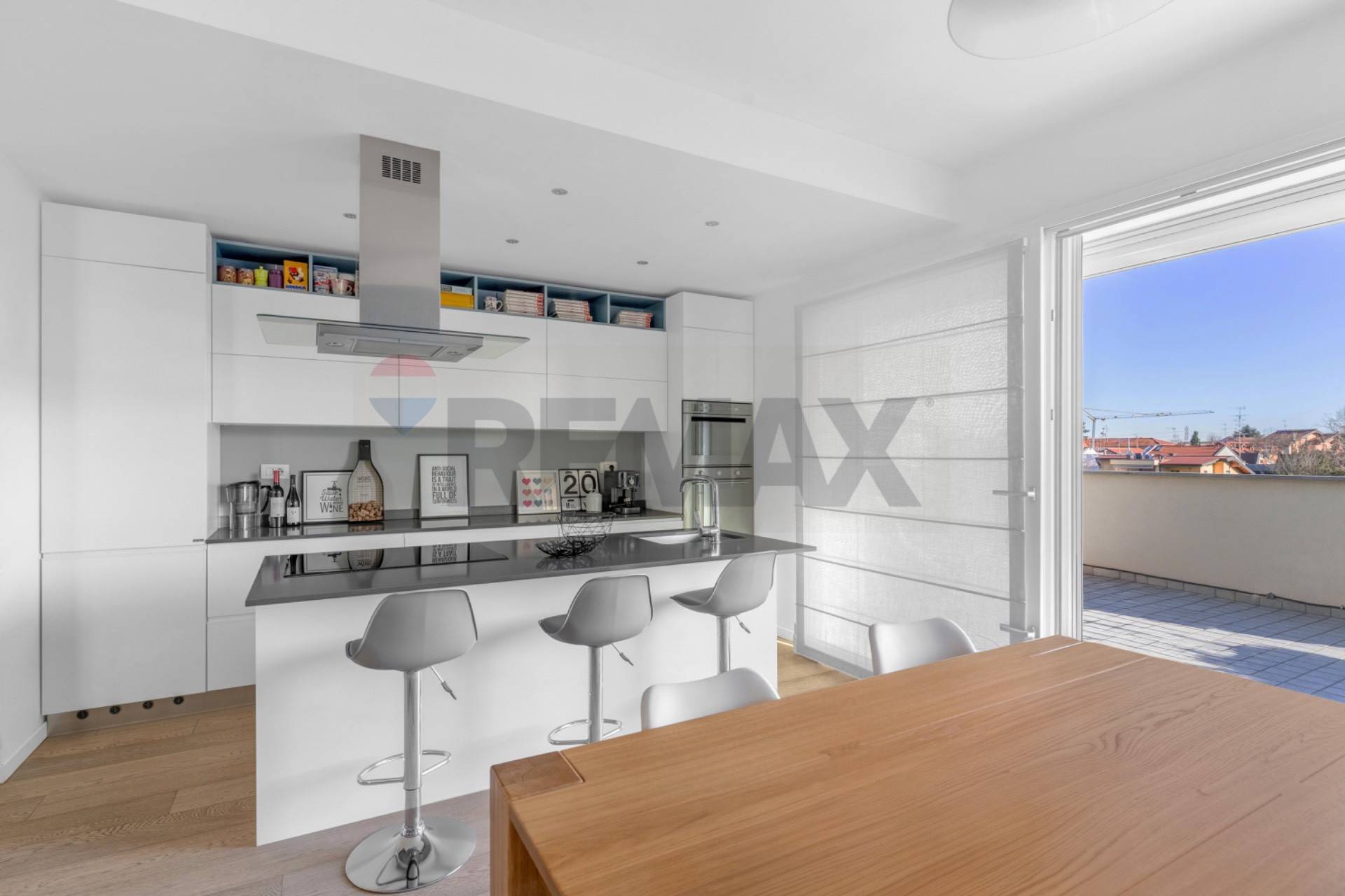 Appartamento in vendita a Rho, Zona Centro