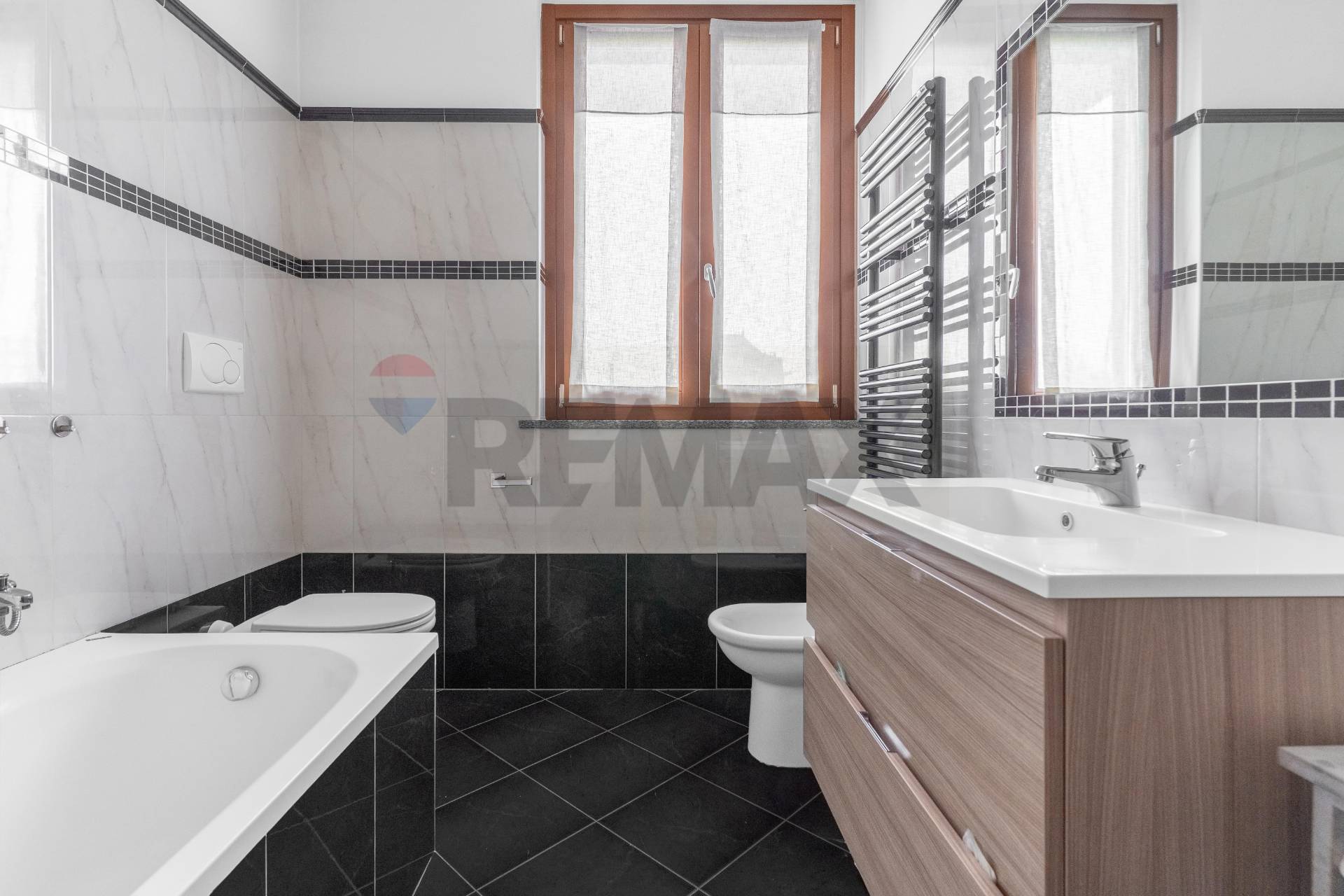 Appartamento in vendita a Pogliano Milanese