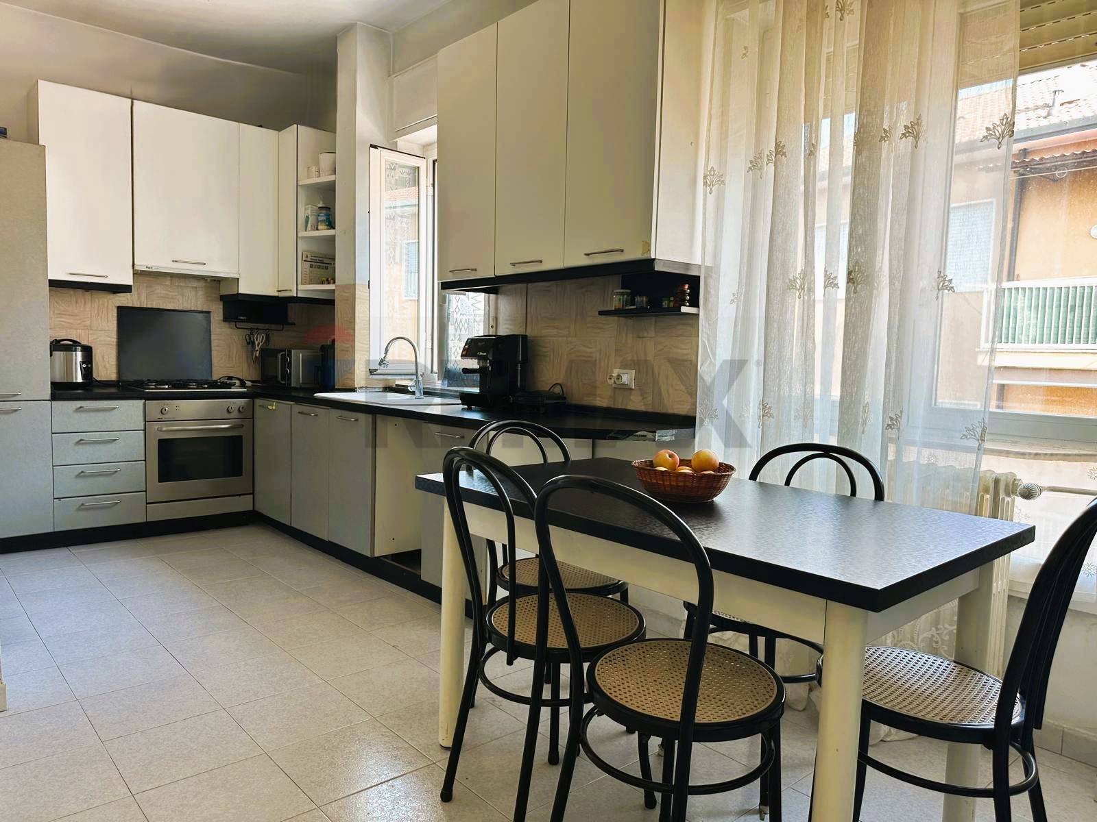 Appartamento in vendita a Usmate Velate