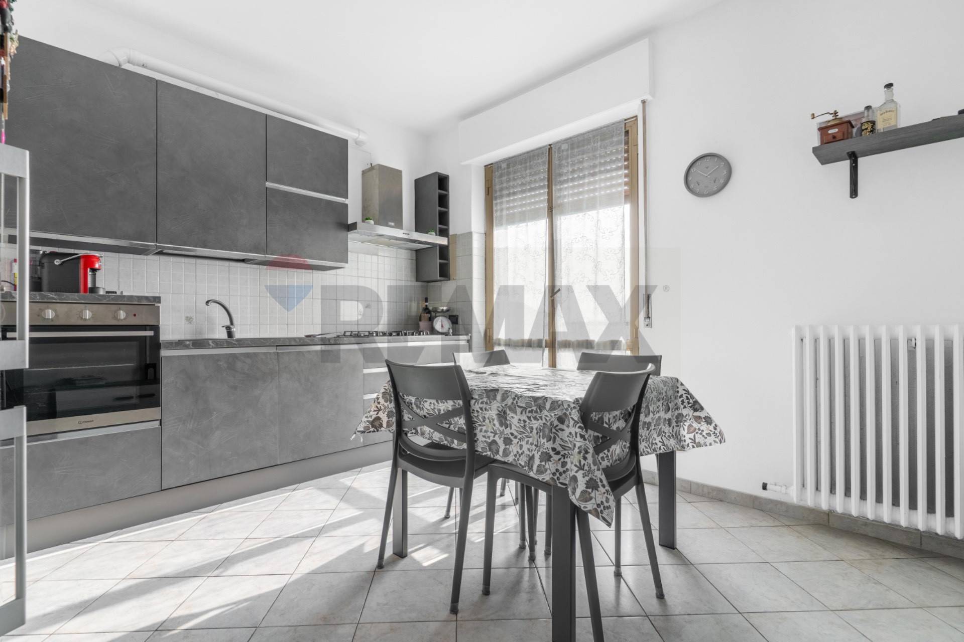 Appartamento in vendita a Rho, Zona San Pietro