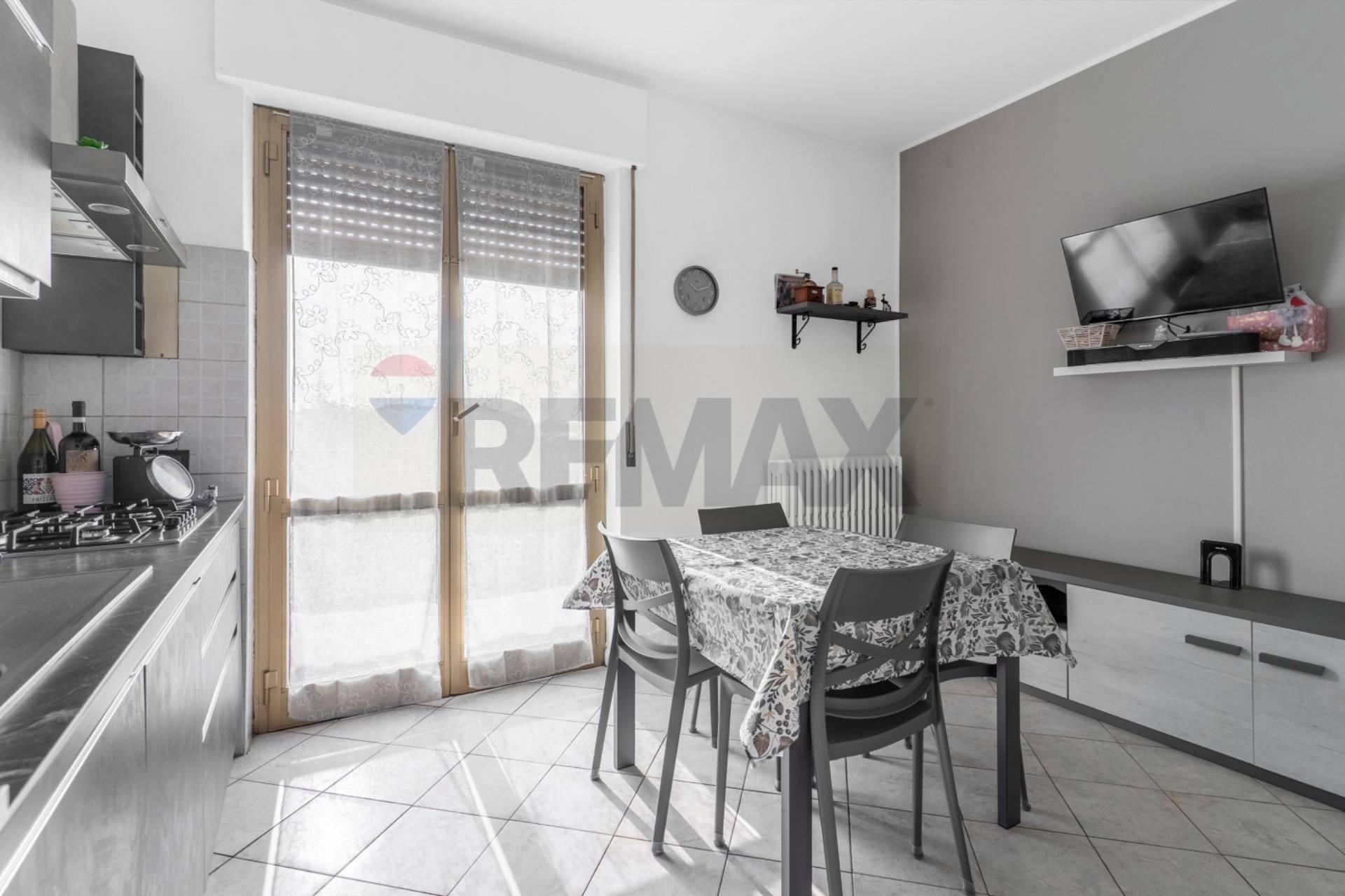 Appartamento in vendita a Rho, Zona San Pietro