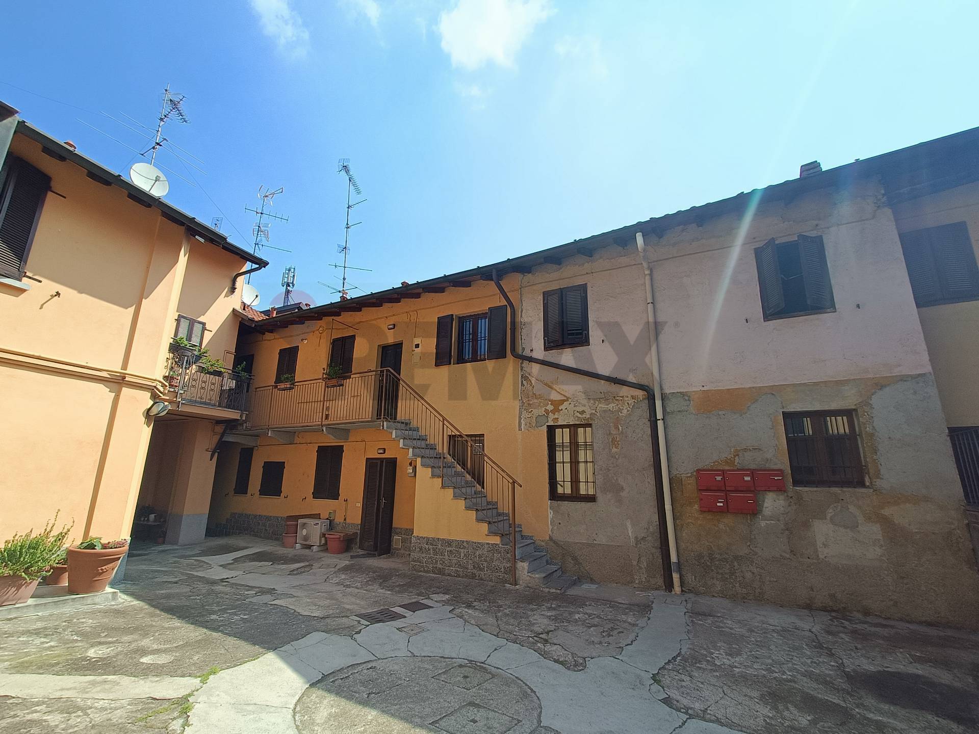 Appartamento in vendita a Rho, Zona Centro