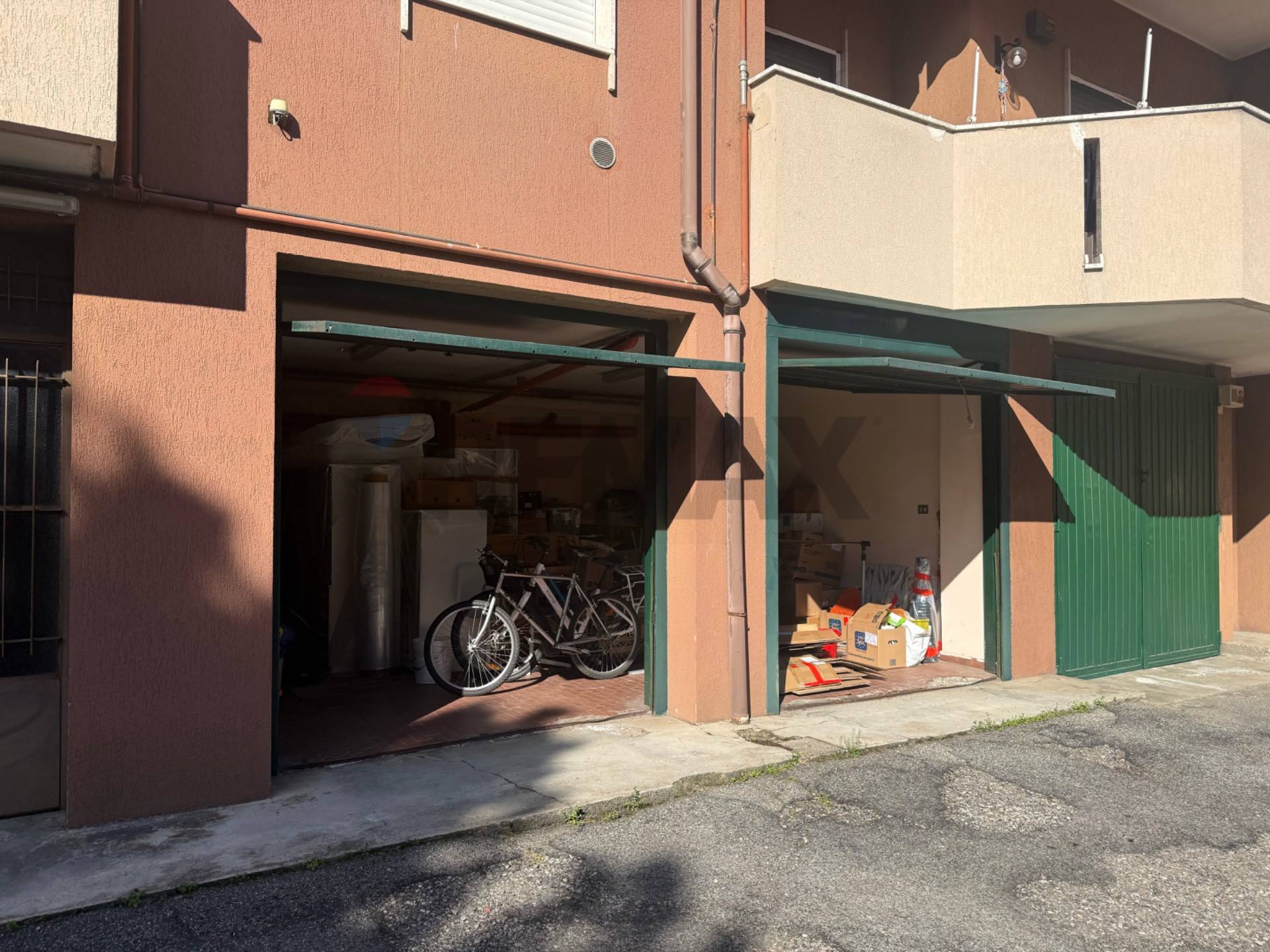 Garage/Box in vendita a Rho, Passirana