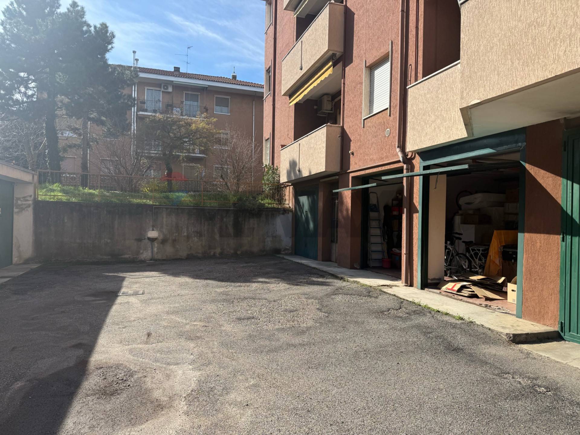 Garage/Box in vendita a Rho, Passirana