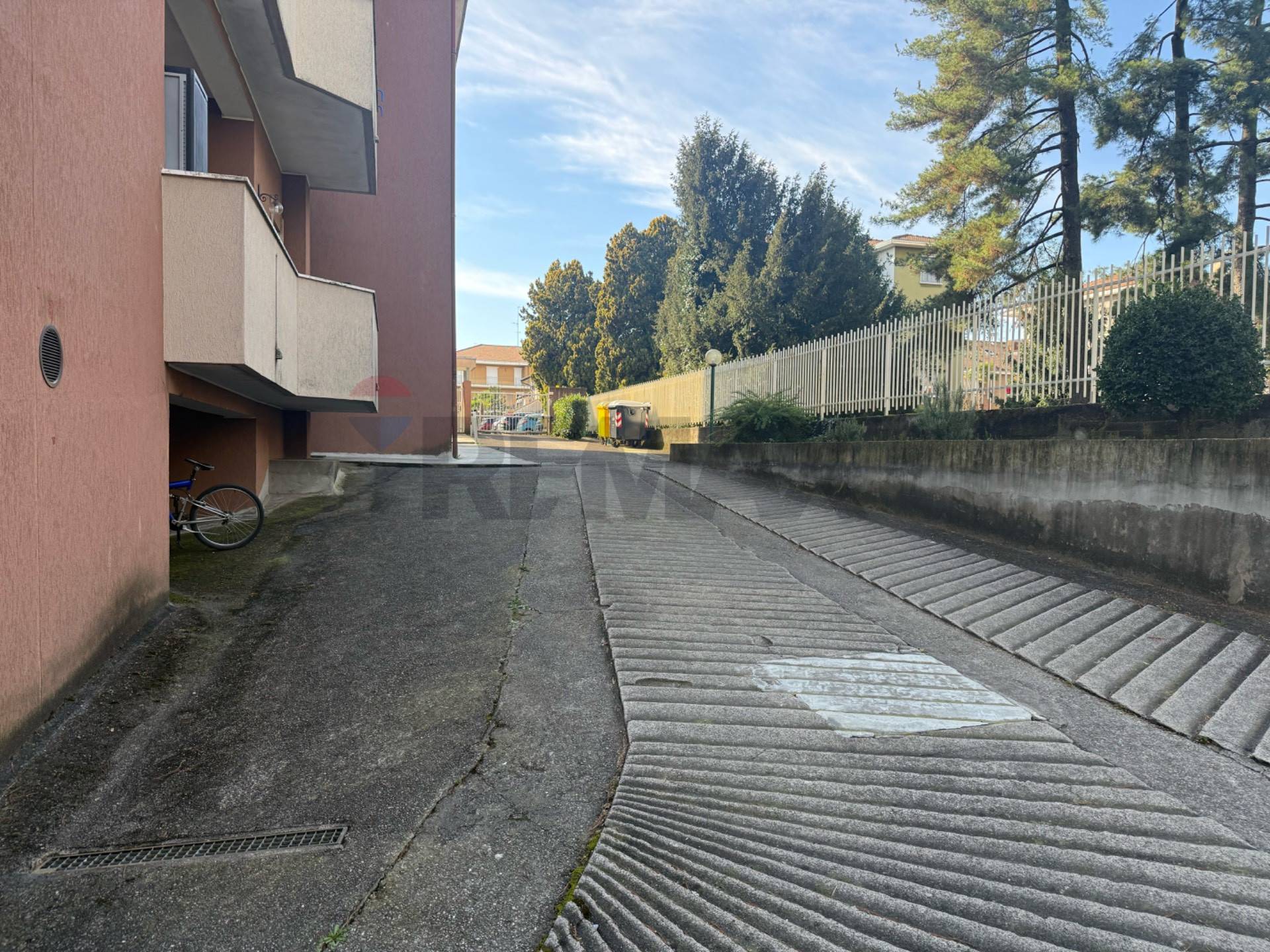 Garage/Box in vendita a Rho, Passirana