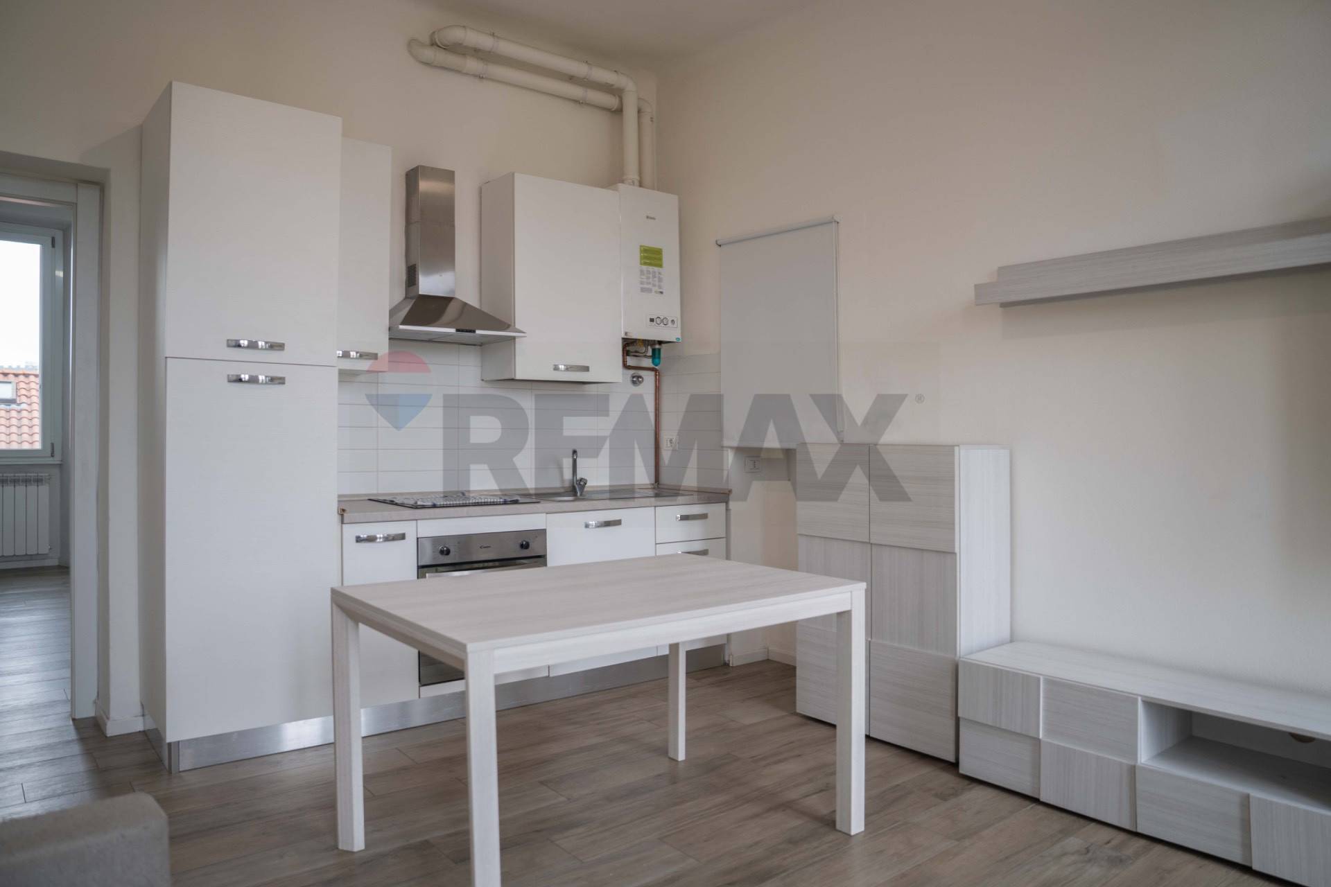 Appartamento in affitto a Rho, Zona San Pietro