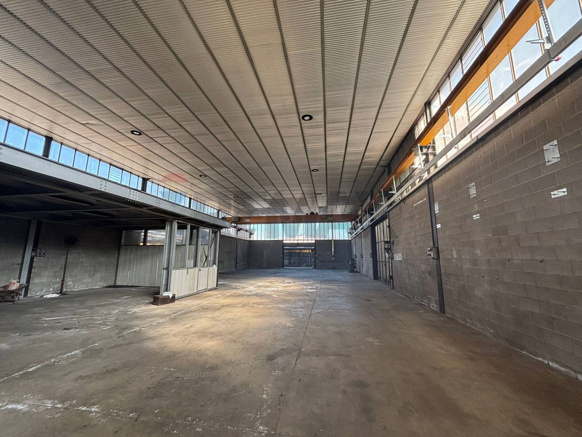 Capannone Industriale in vendita a Magenta