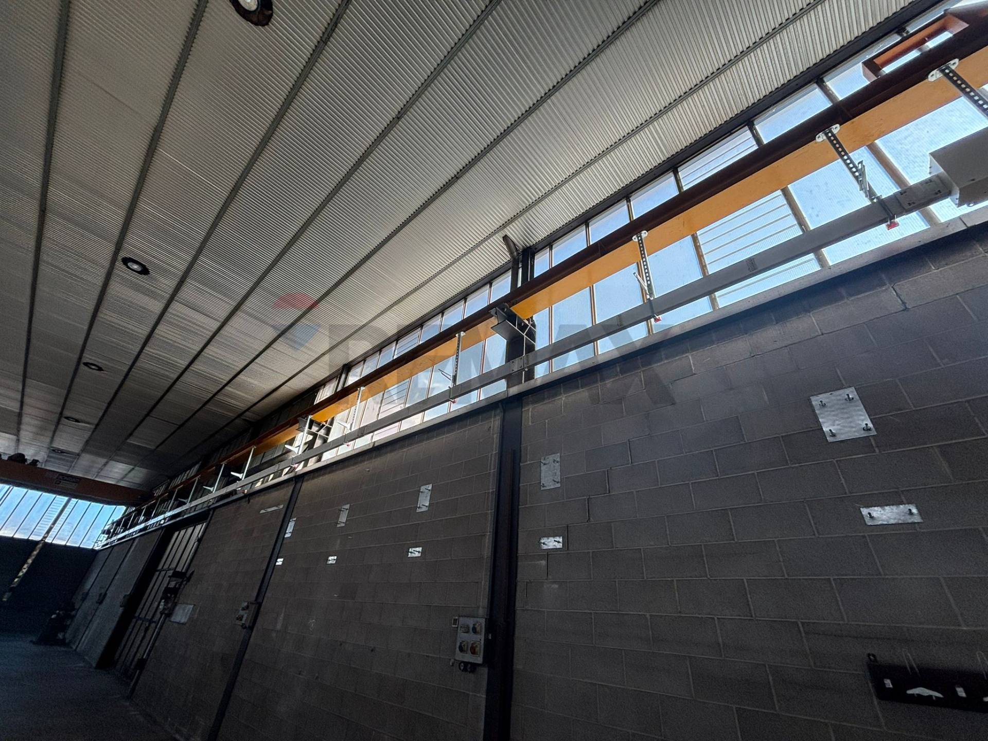 Capannone Industriale in vendita a Magenta