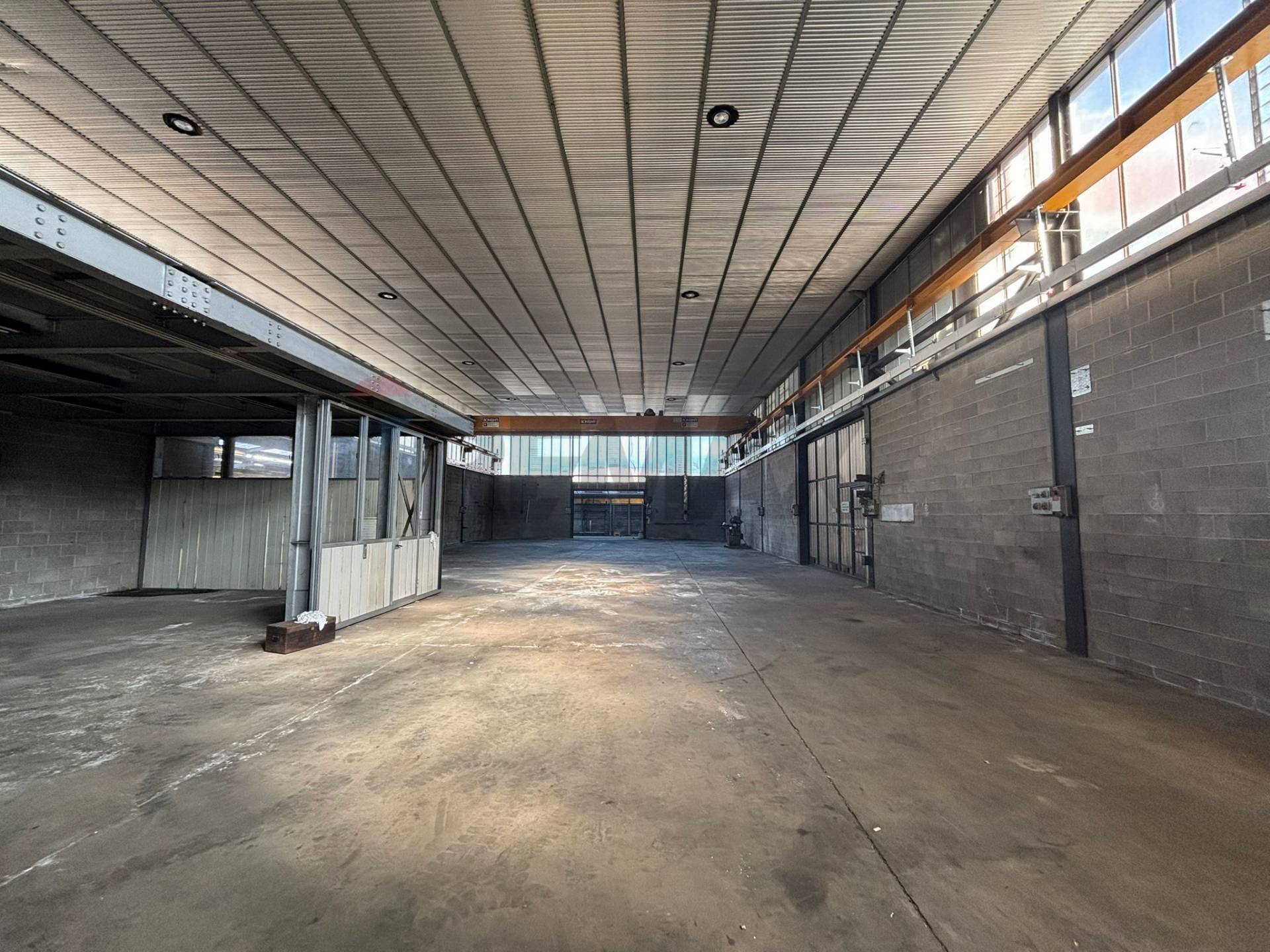 Capannone Industriale in vendita a Magenta