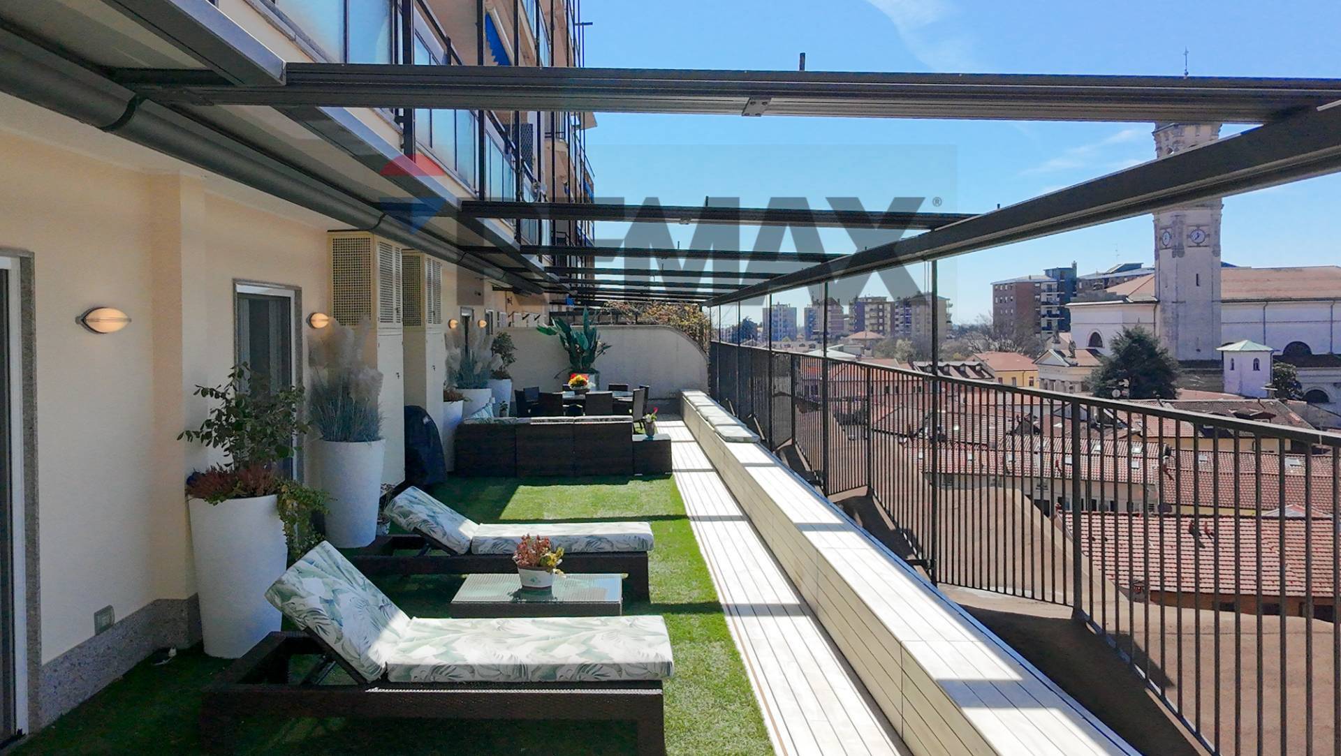 Appartamento in vendita a Rho, Zona Centro