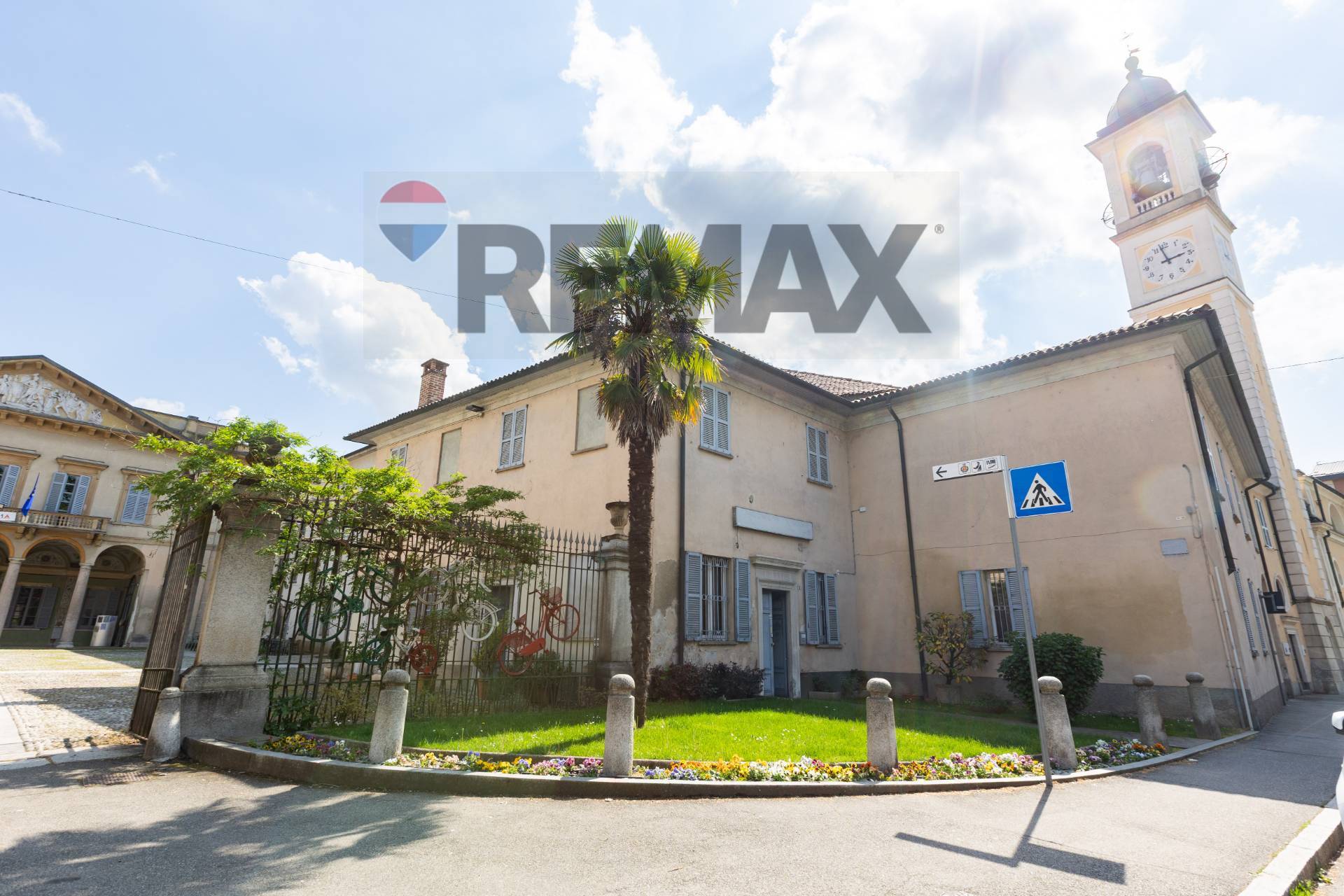 Locale Commerciale in vendita a Vanzago