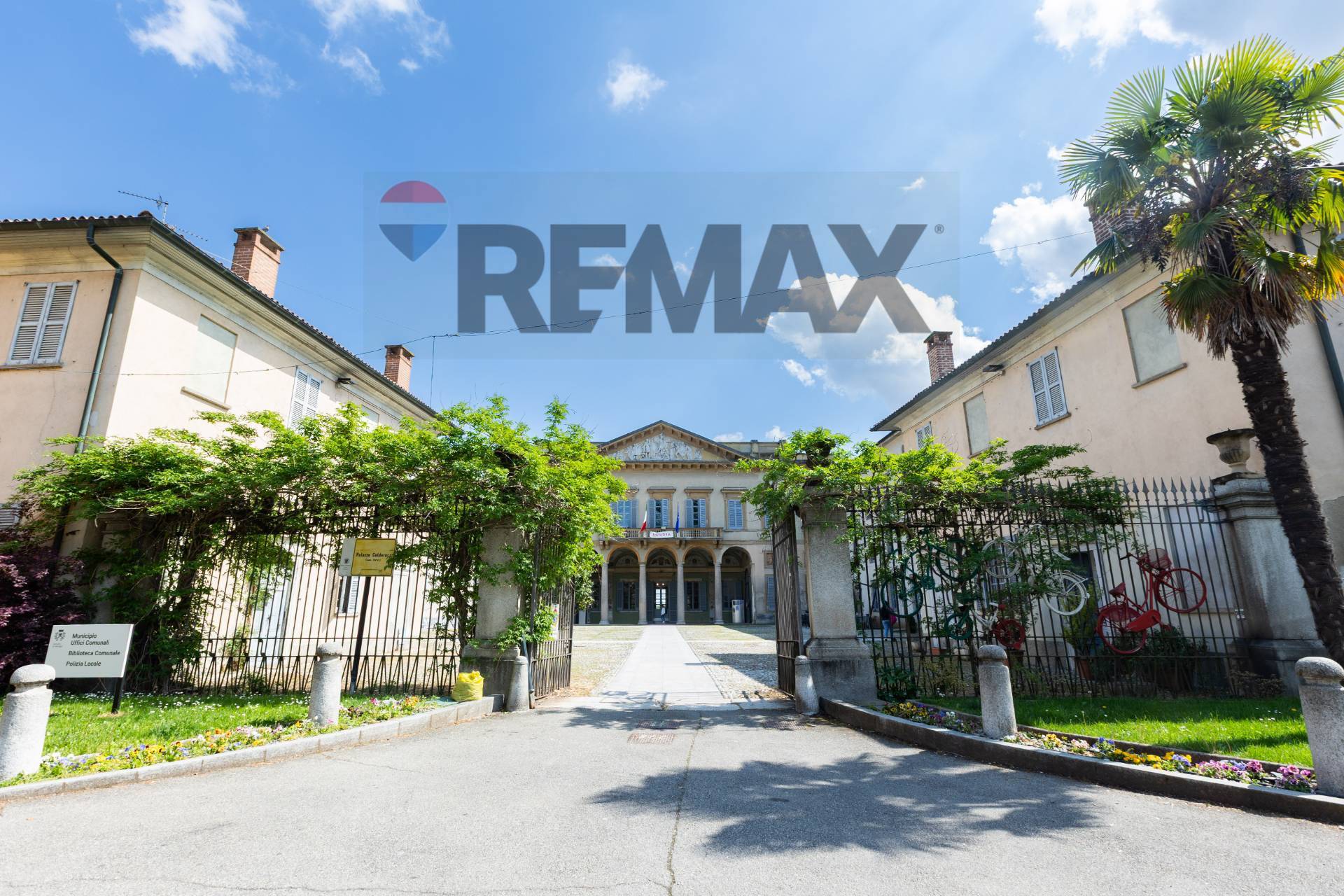 Locale Commerciale in vendita a Vanzago