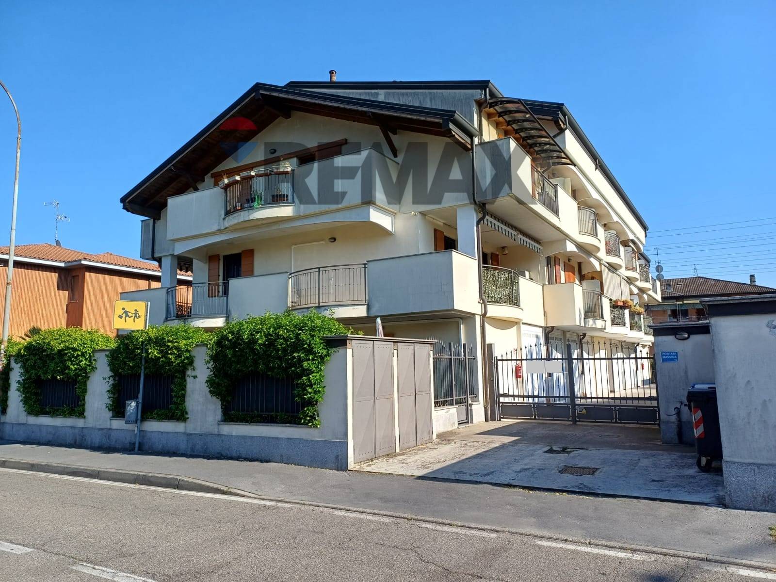 Garage/Box in vendita a Settimo Milanese, Seguro